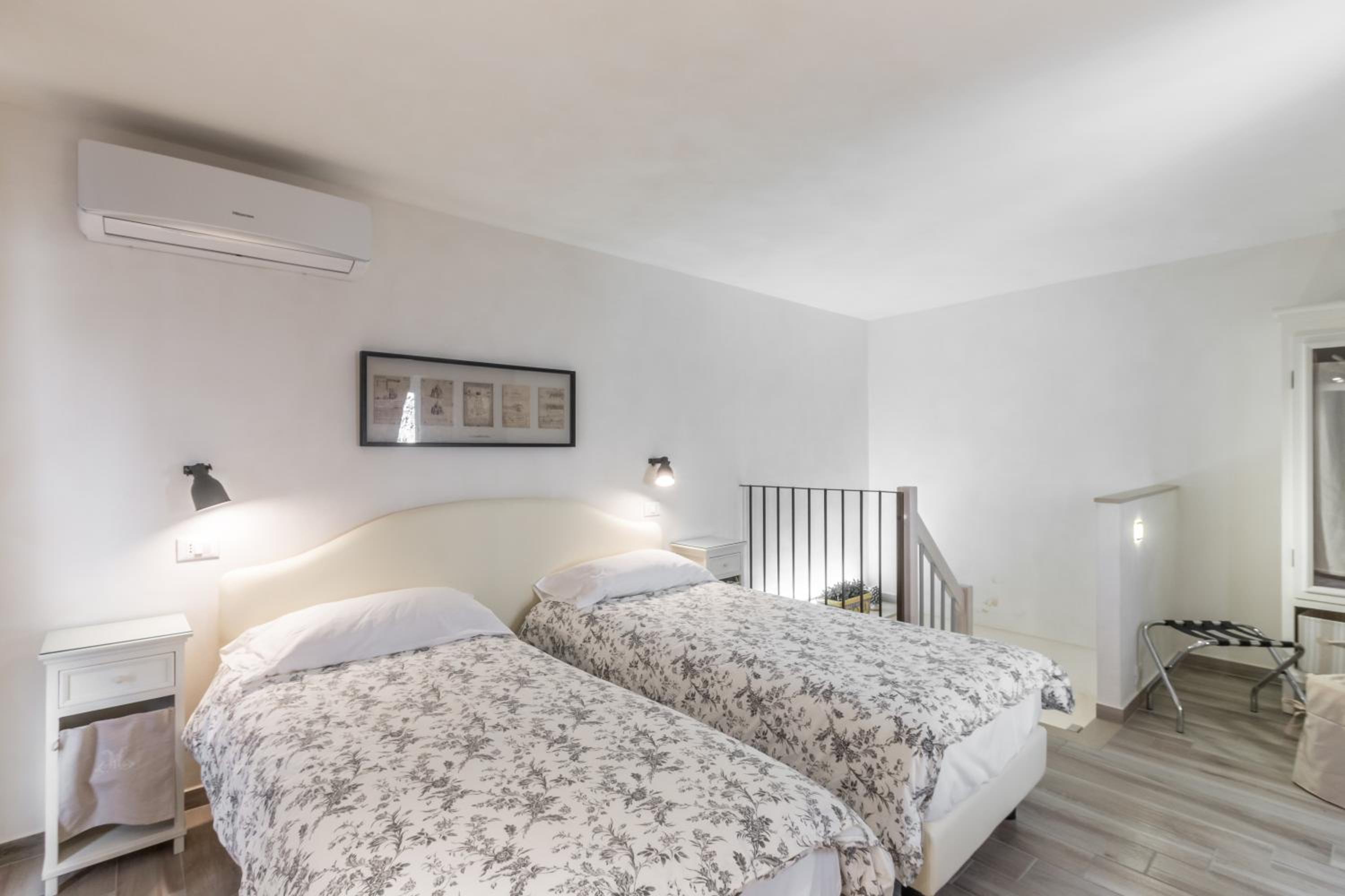Apartment - Split Level photo 2