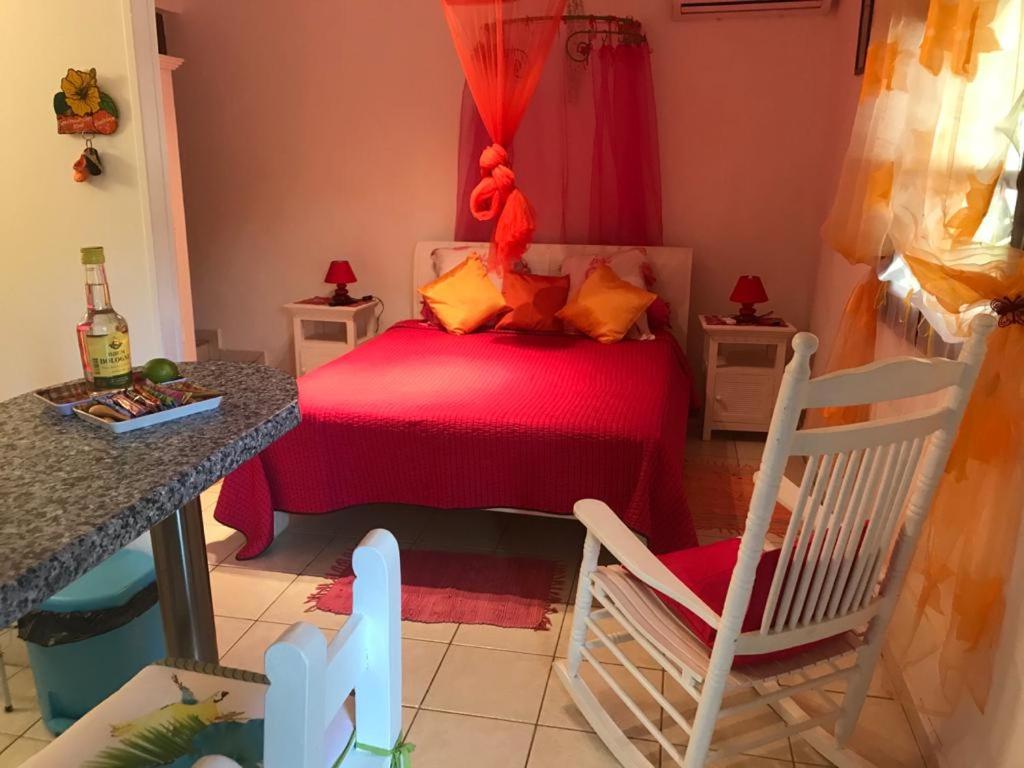 One-Bedroom House photo 1