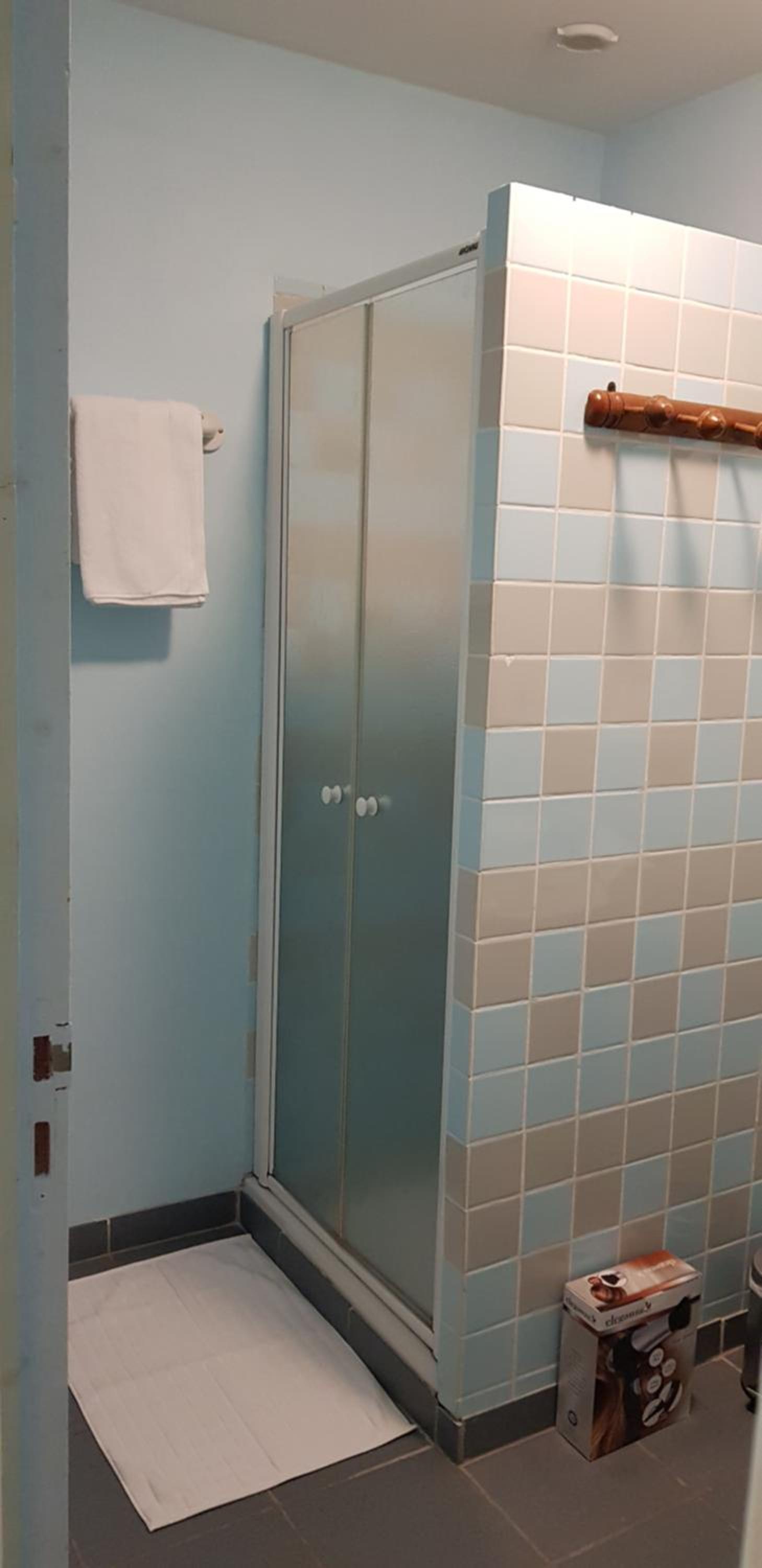 Family Room with Private Bathroom photo 3