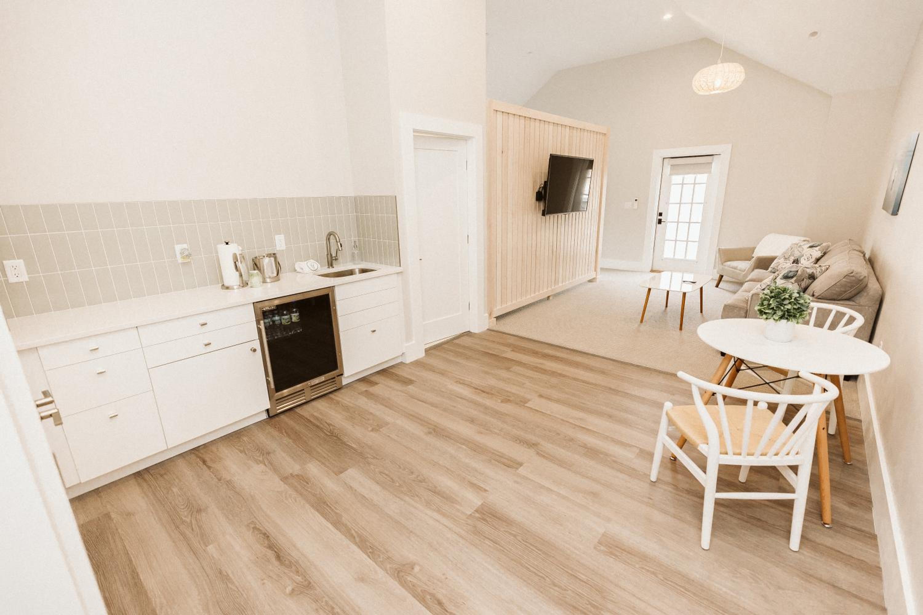 King Suite - Photo 11