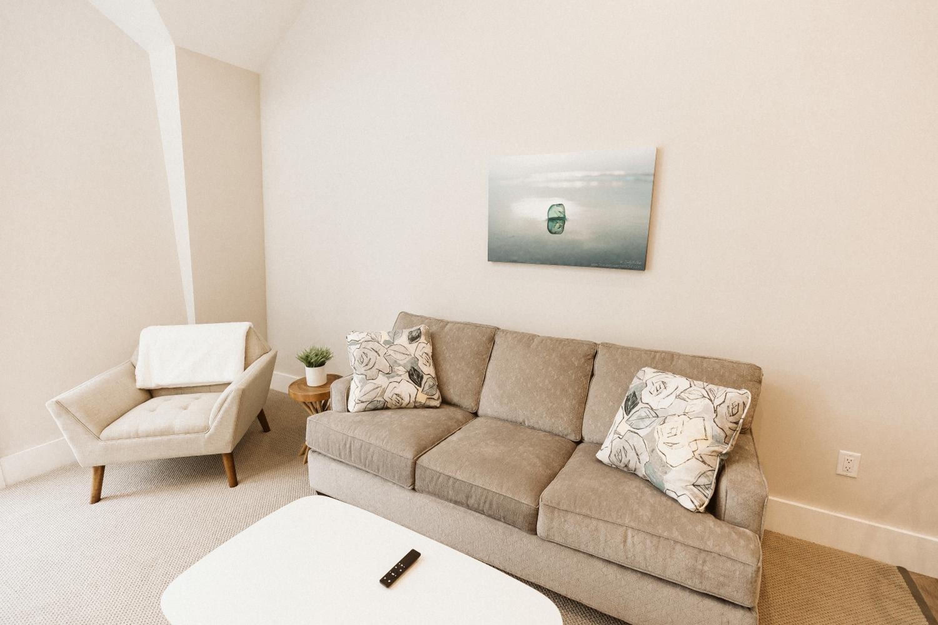 King Suite - Photo 12