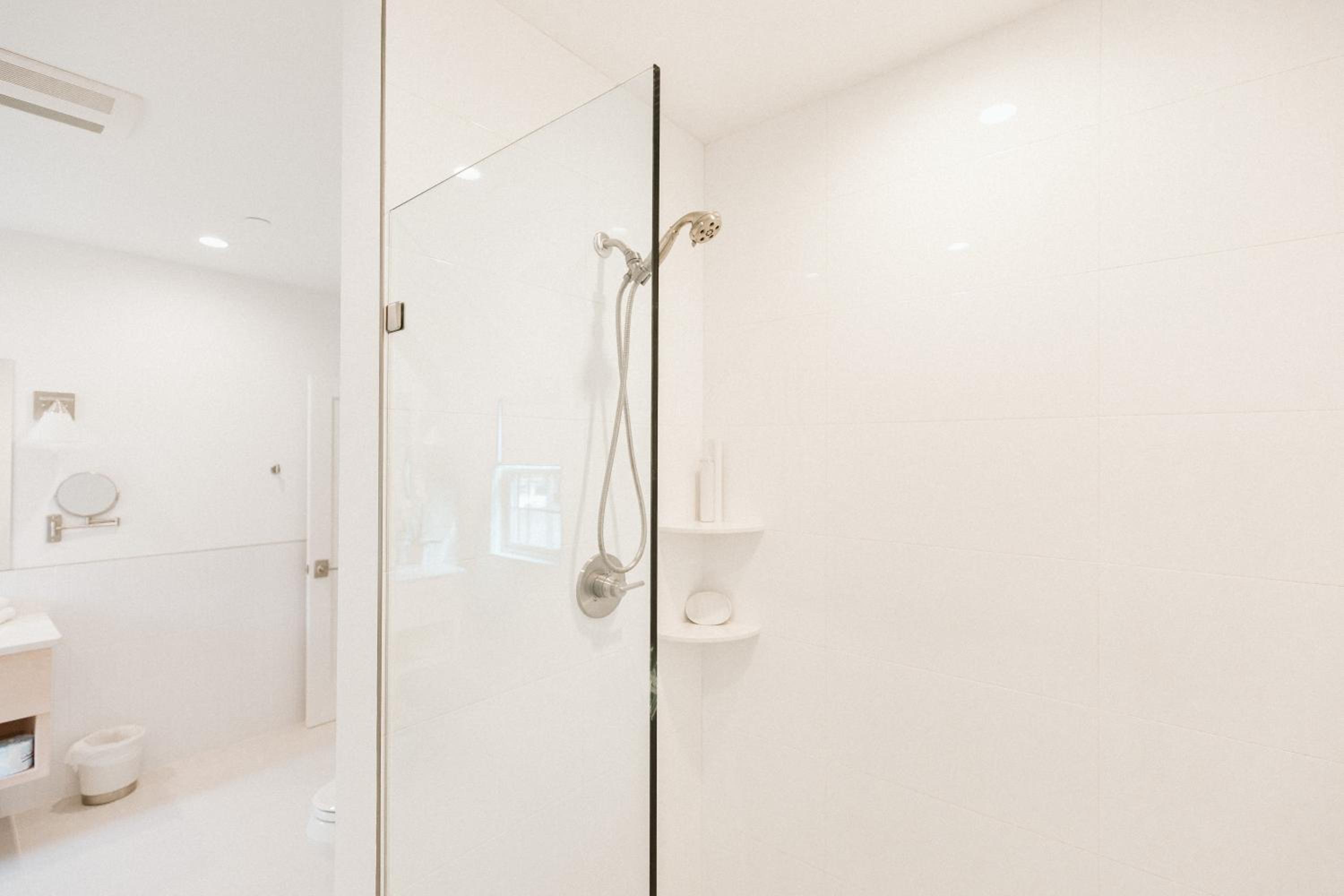King Suite - Photo 14