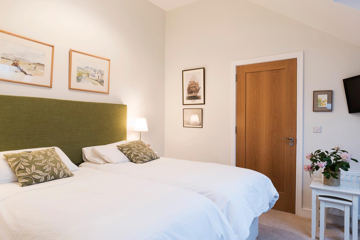 Deluxe King Room photo 1
