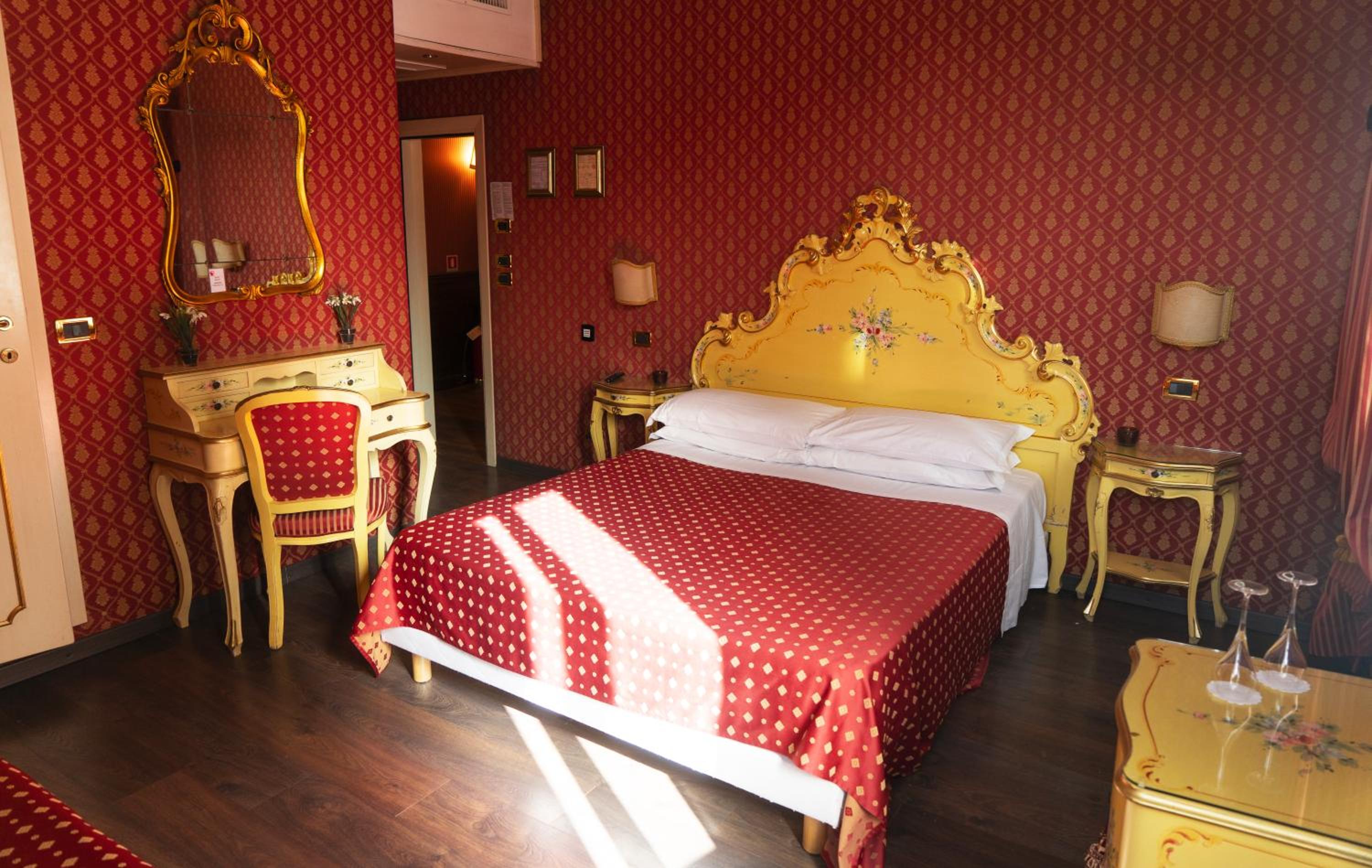 Double Or Twin Room With City View photo 3