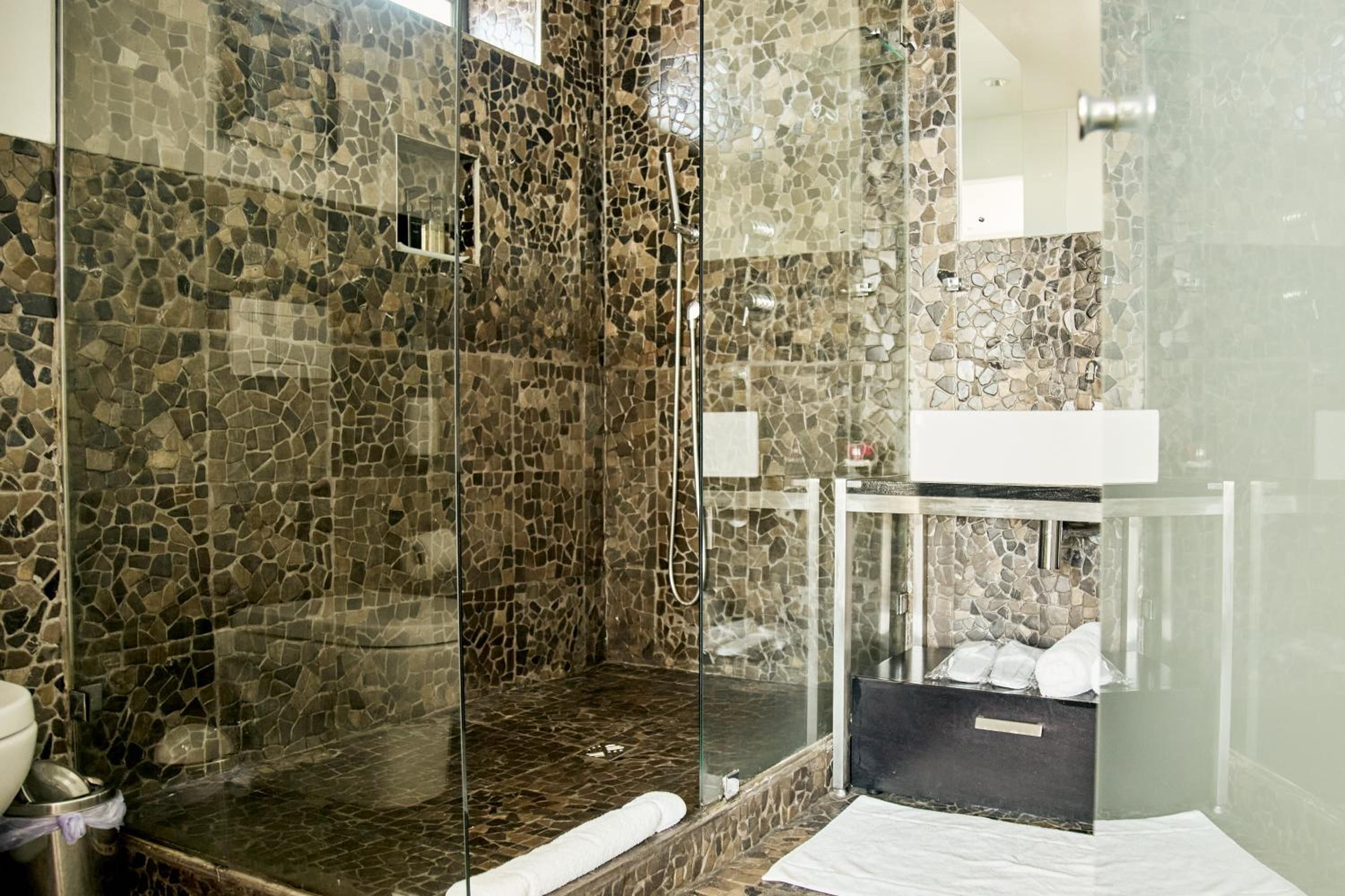 Grand Deluxe Double Pool Room - Photo 2