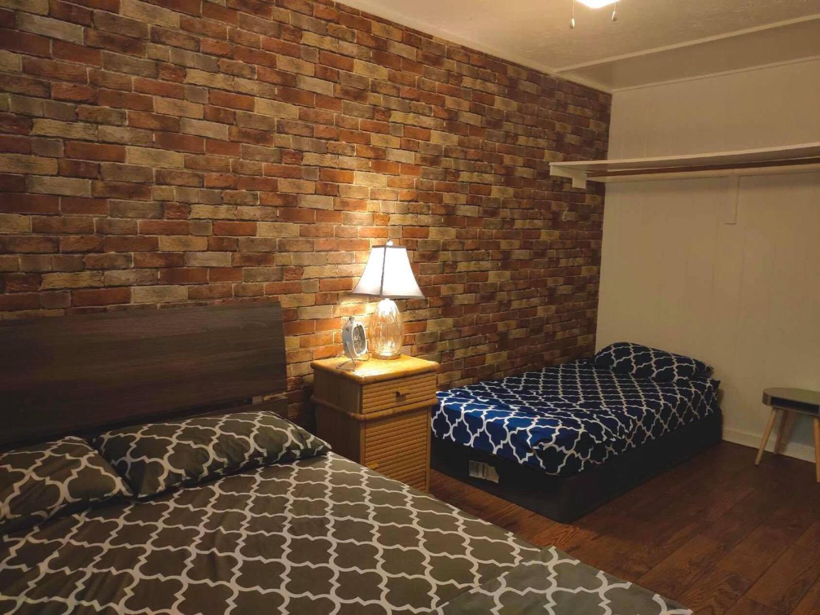 Basic Triple Room with Shared Bathroom