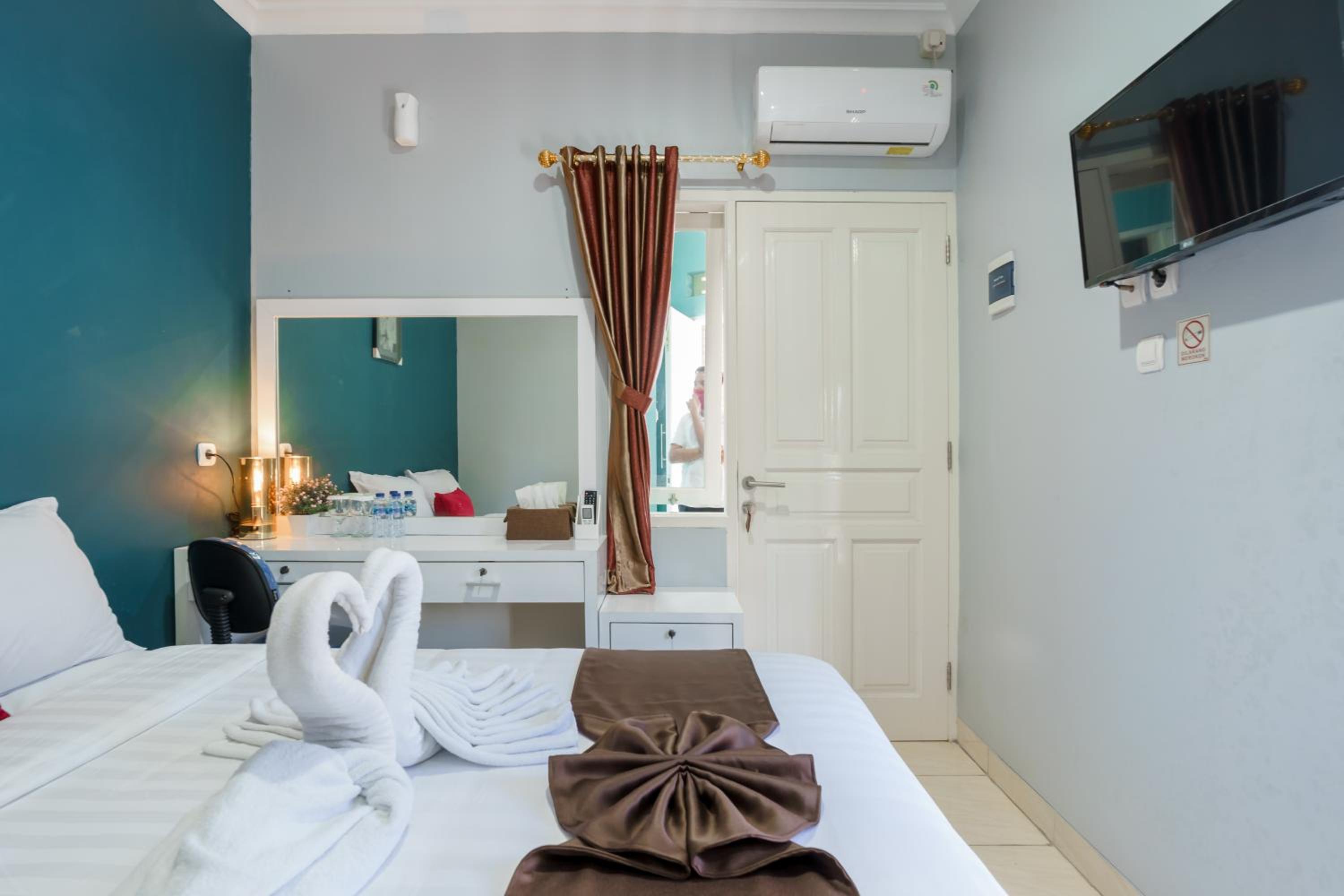 Deluxe Room - Photo 3