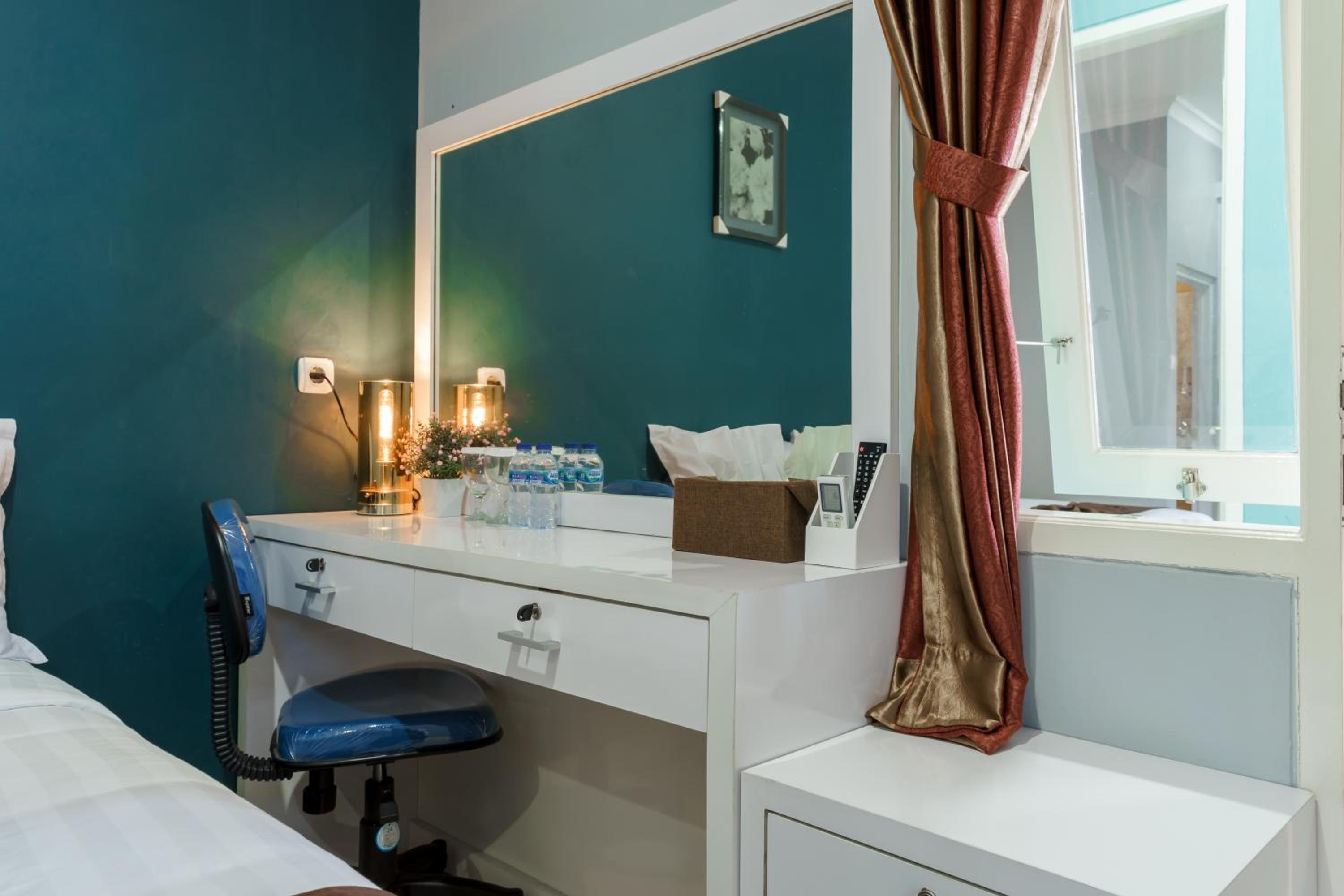 Deluxe Room - Photo 7
