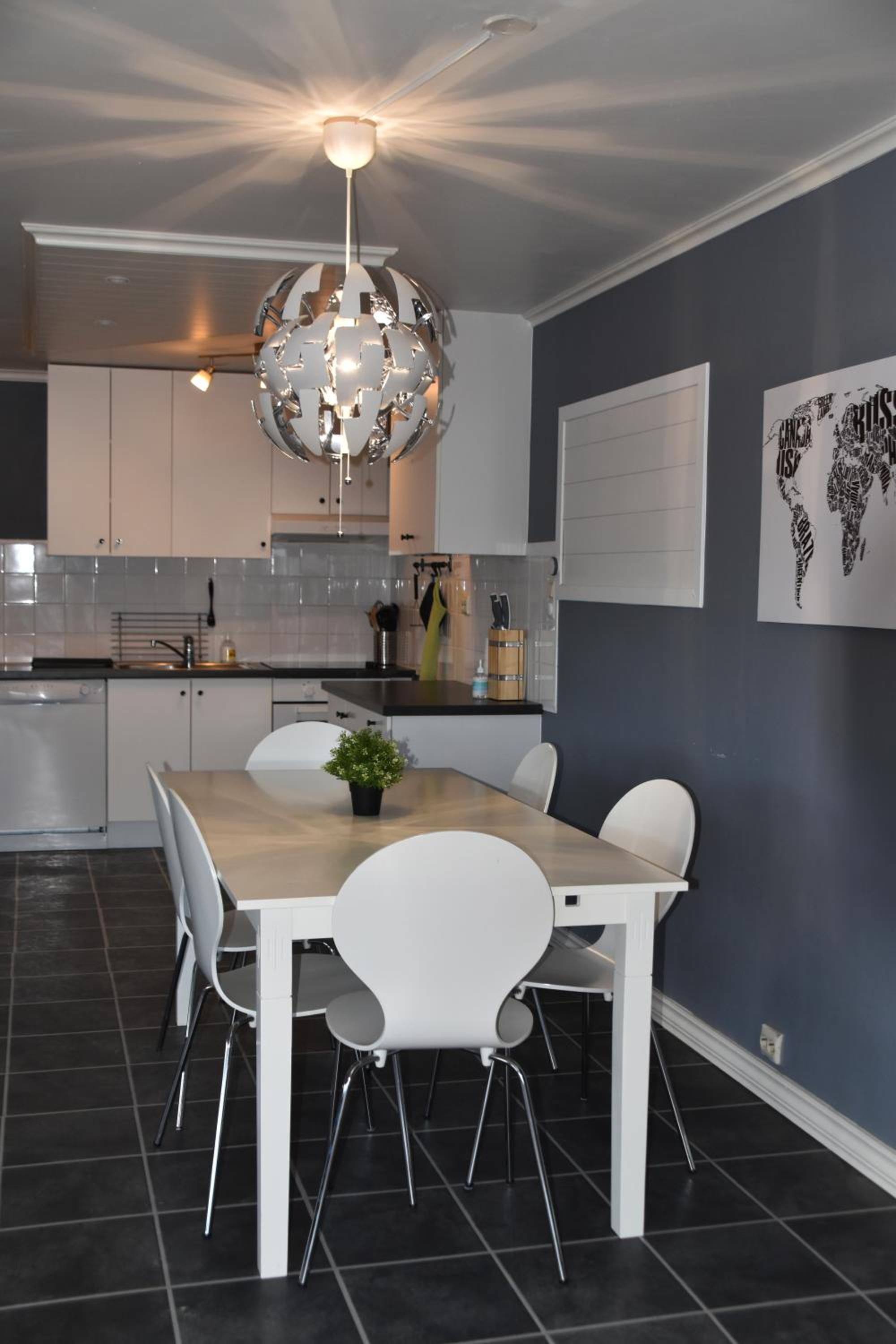 Two-Bedroom Apartment - Photo 10