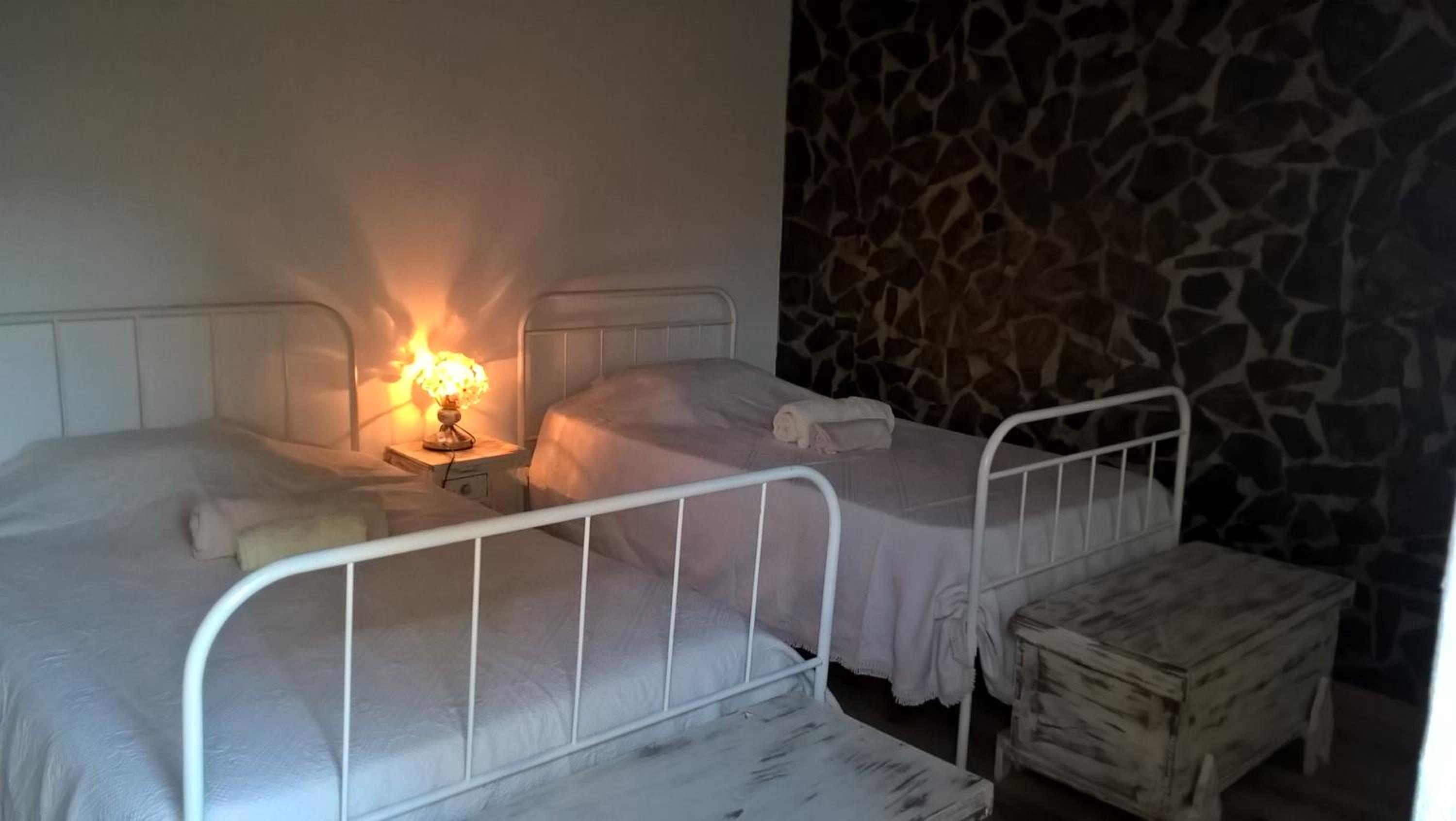 Triple Room with Private Bathroom - Photo 4