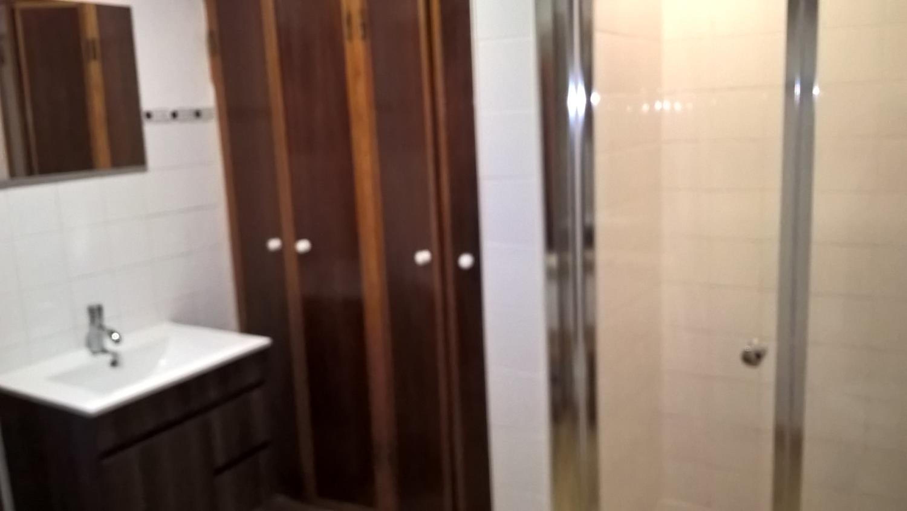 Triple Room with Private Bathroom - Photo 5