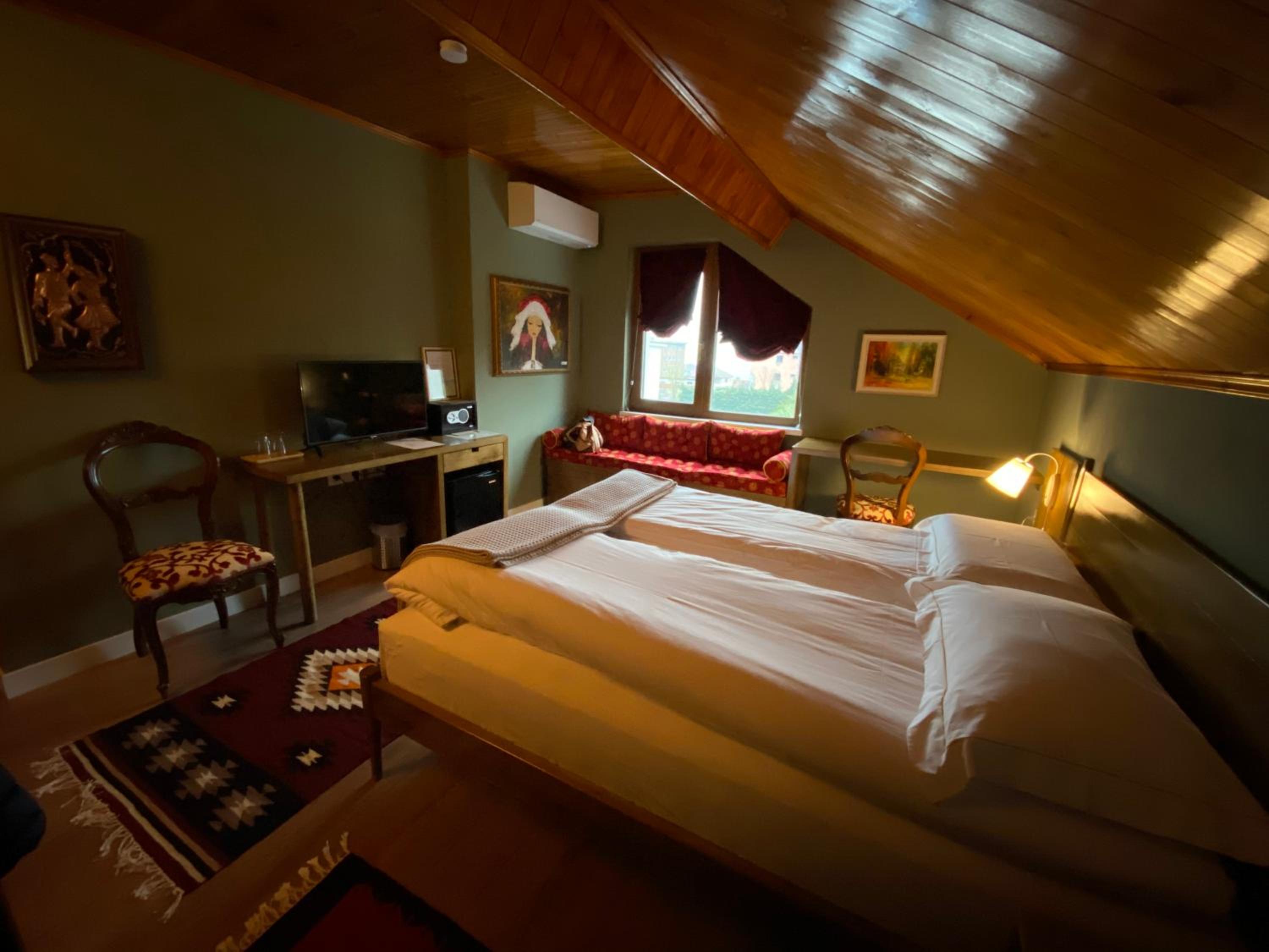 Deluxe Double Room photo 2