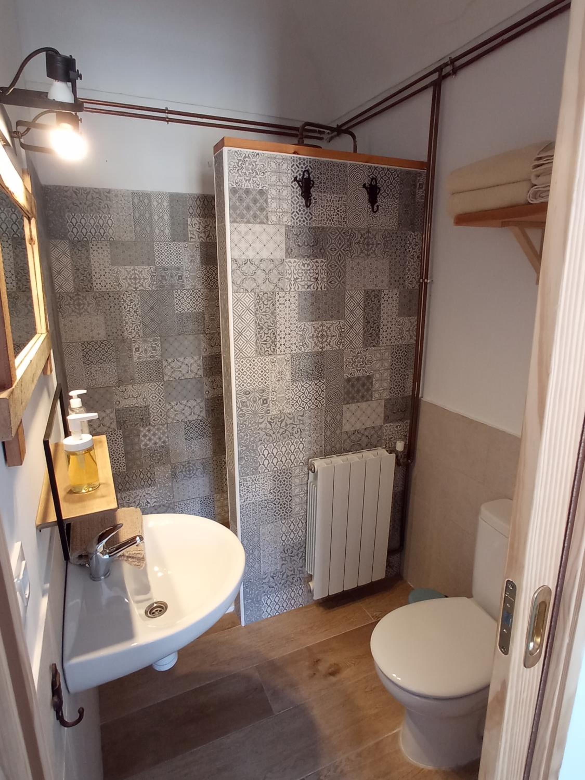 Double Room with Private Bathroom photo 3