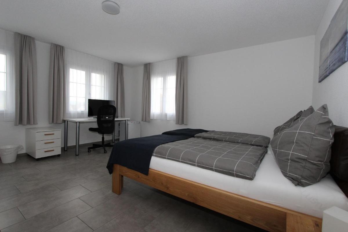 Deluxe Double Room with Shower photo 3