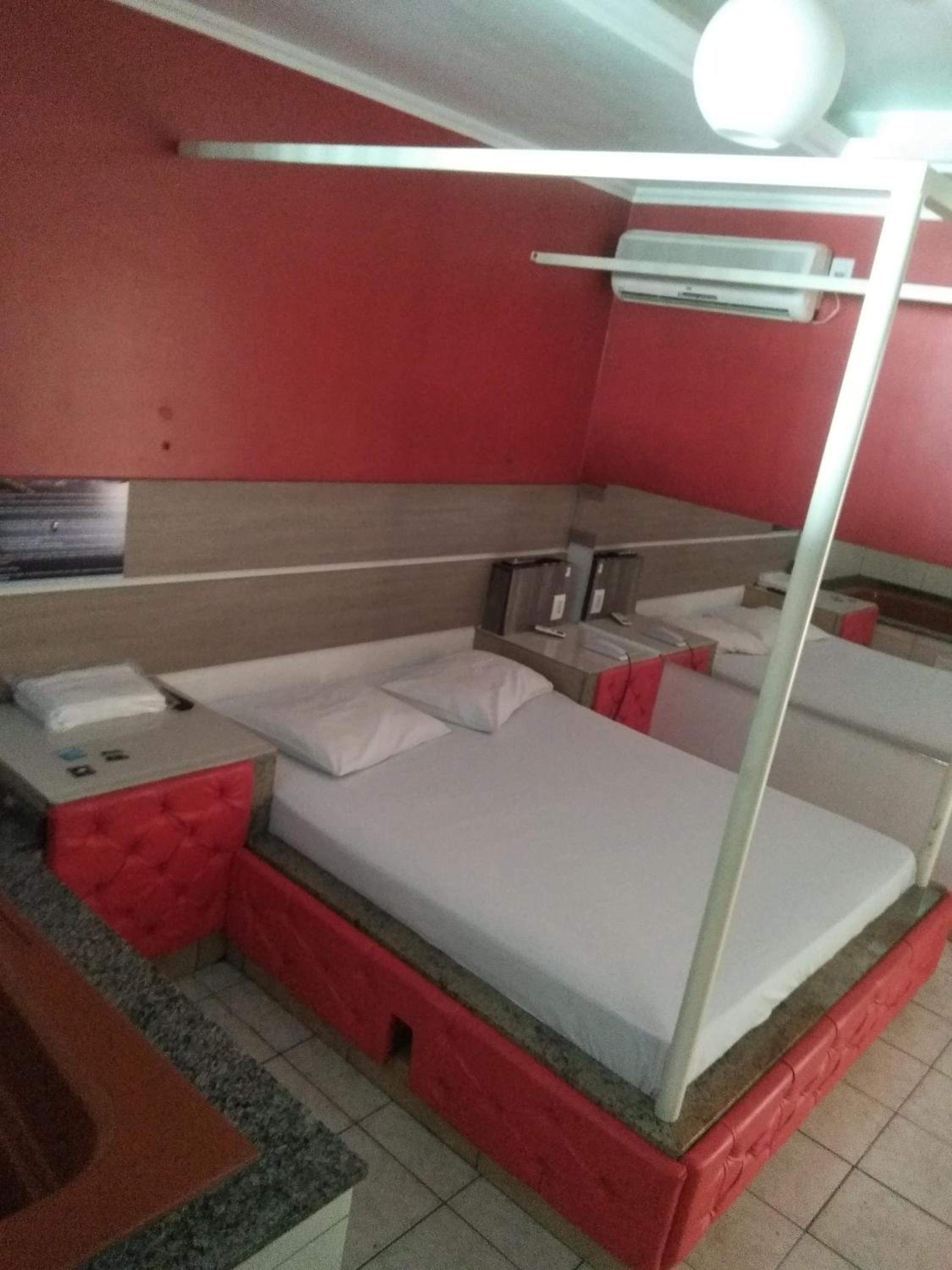 Deluxe Suite with Spa Bath - MOTEL photo 1