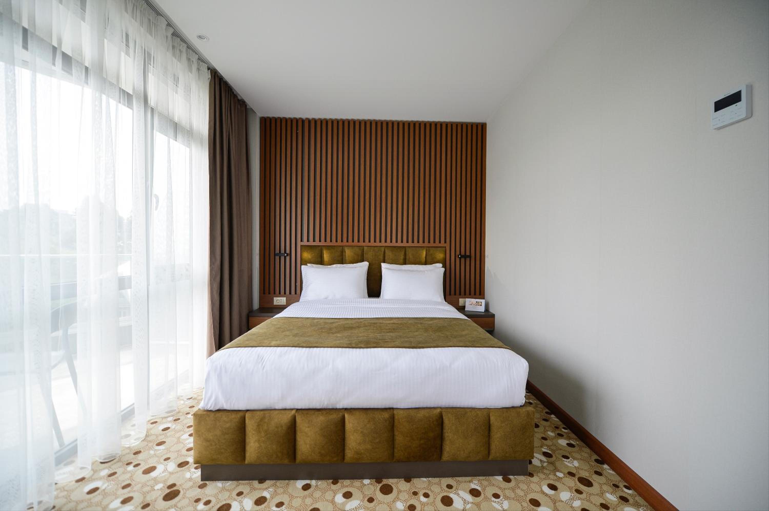 Deluxe Double Room with Garden View - Photo 2