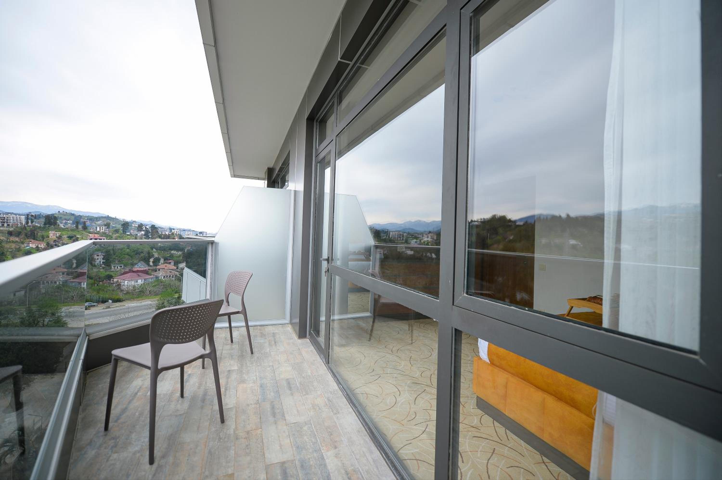 Deluxe Double Room with Balcony and Sea View - Photo 7