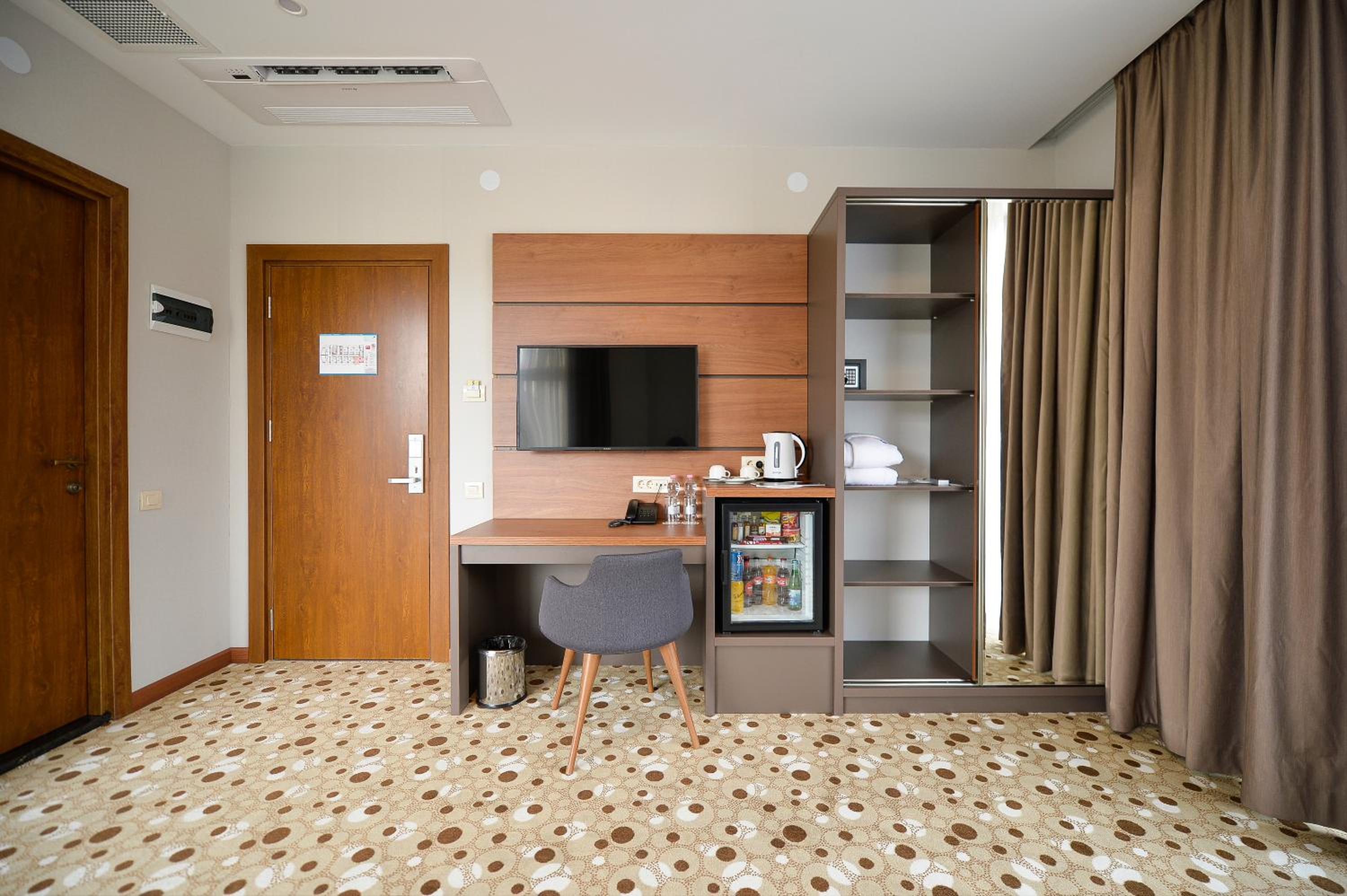 Deluxe Double Room with Garden View - Photo 5
