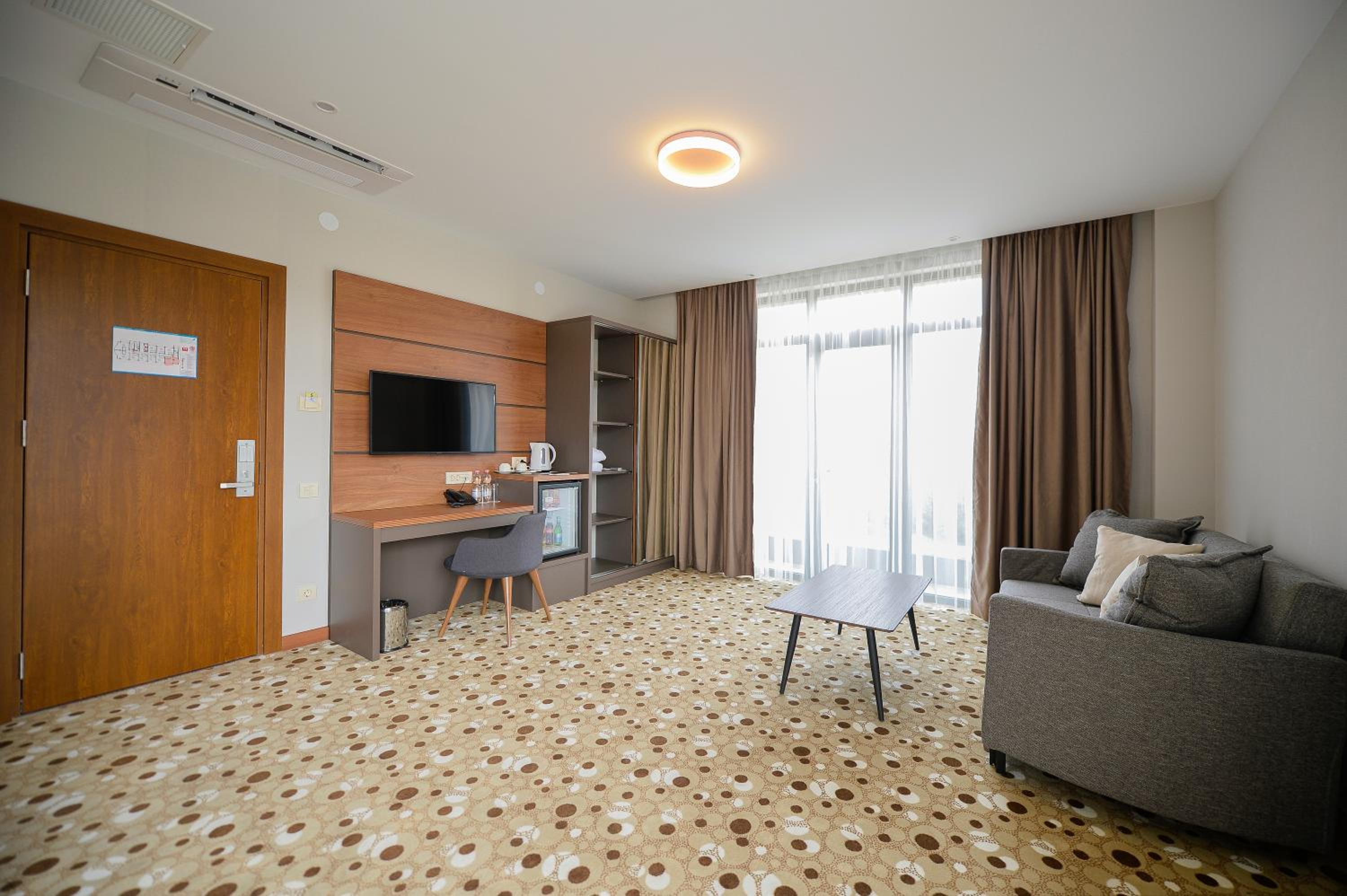 Deluxe Double Room with Garden View - Photo 4