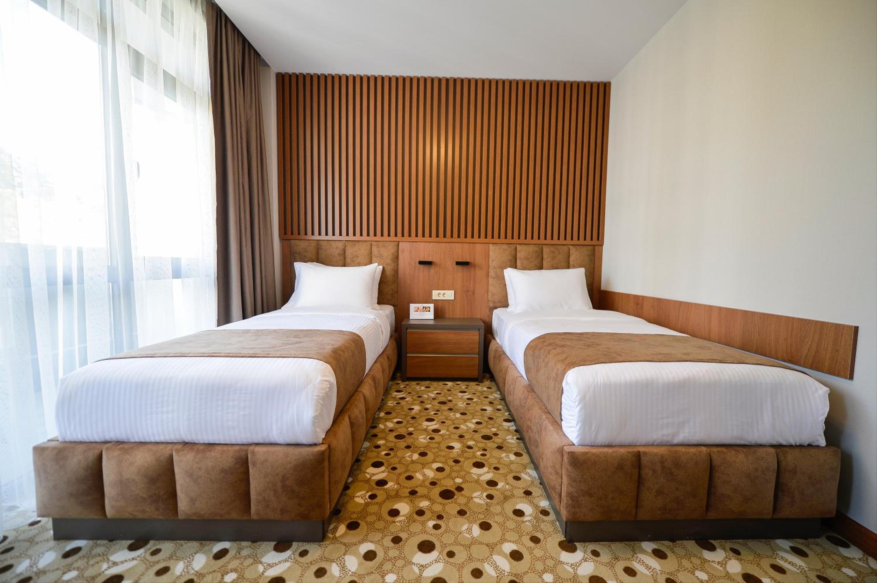 Standard Twin Room with Garden View - Photo 7