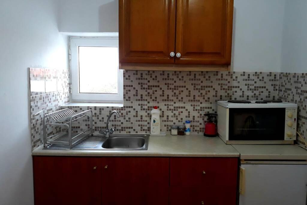 One-Bedroom House - Photo 10