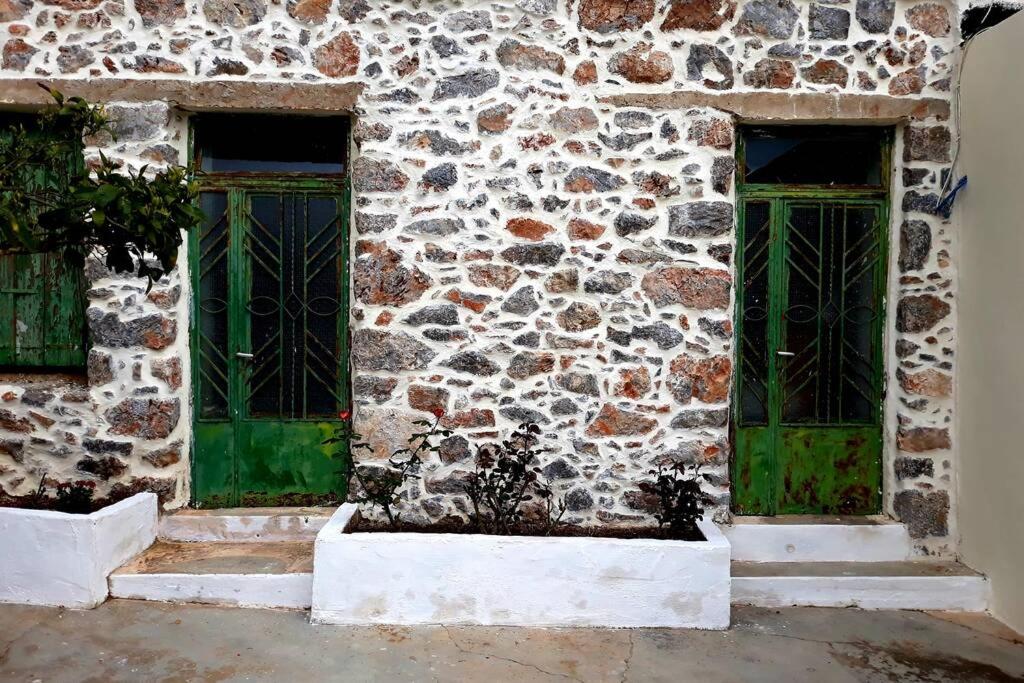 One-Bedroom House - Photo 12