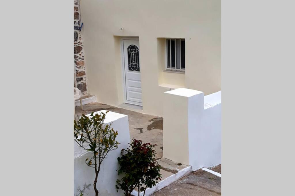 One-Bedroom House - Photo 18