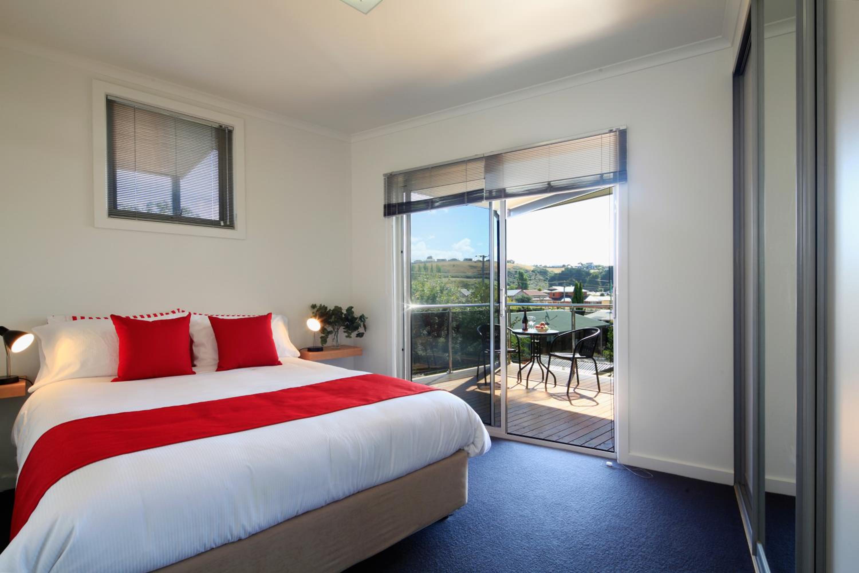 Luxury Two-Bedroom Apartment photo 2