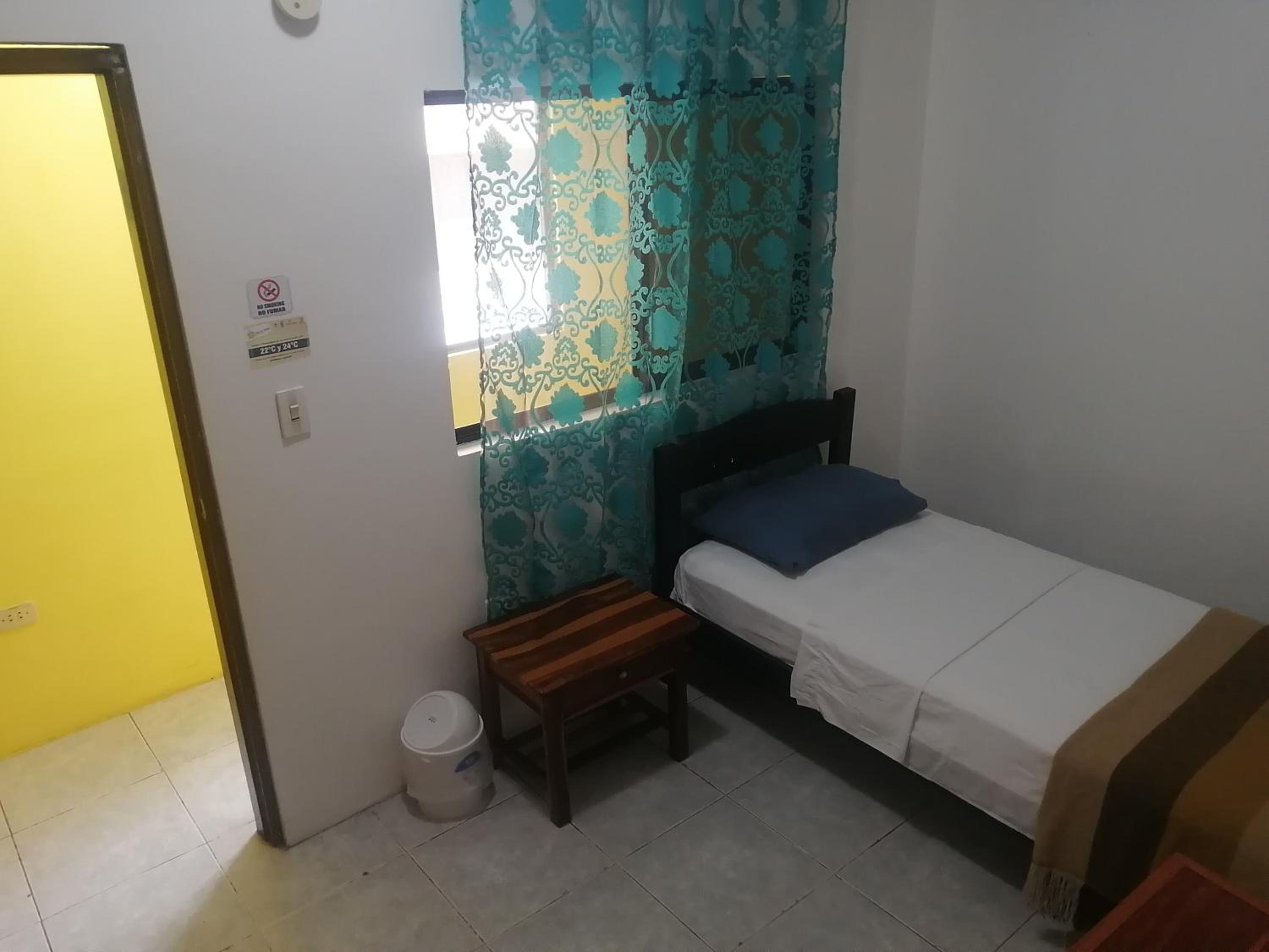 Single Room with Private Bathroom photo 3