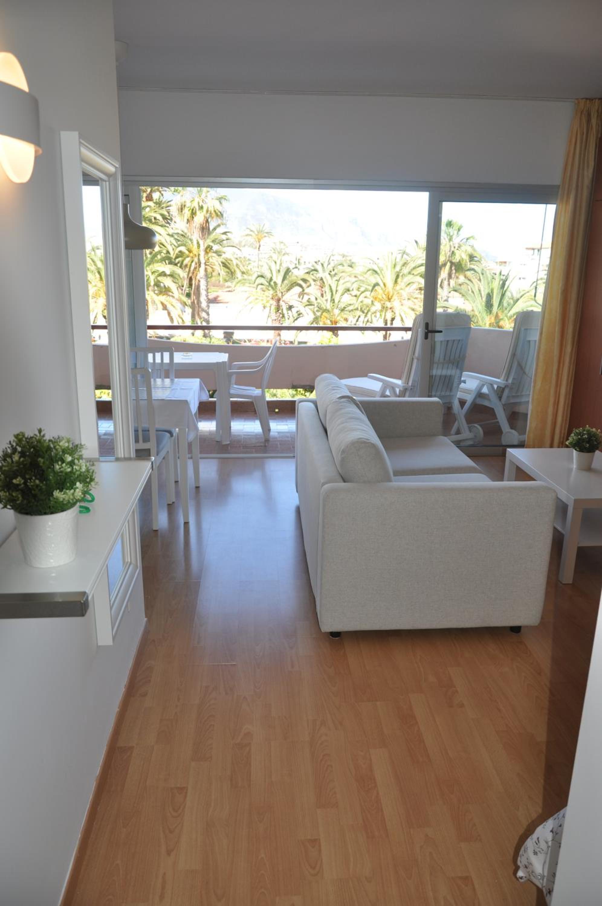 Apartamento con vista a la piscina
