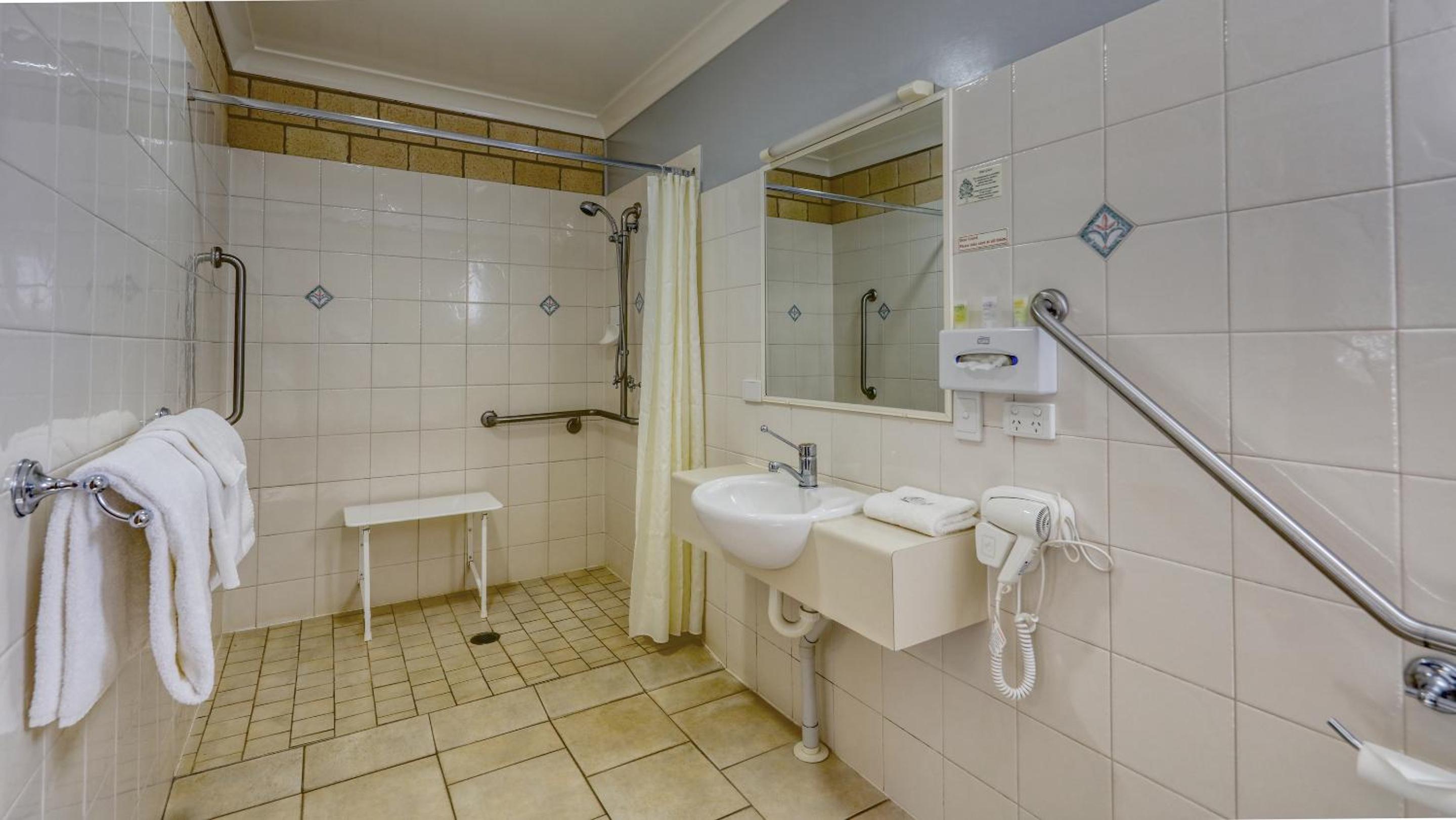 King Room - Disability Access photo 3