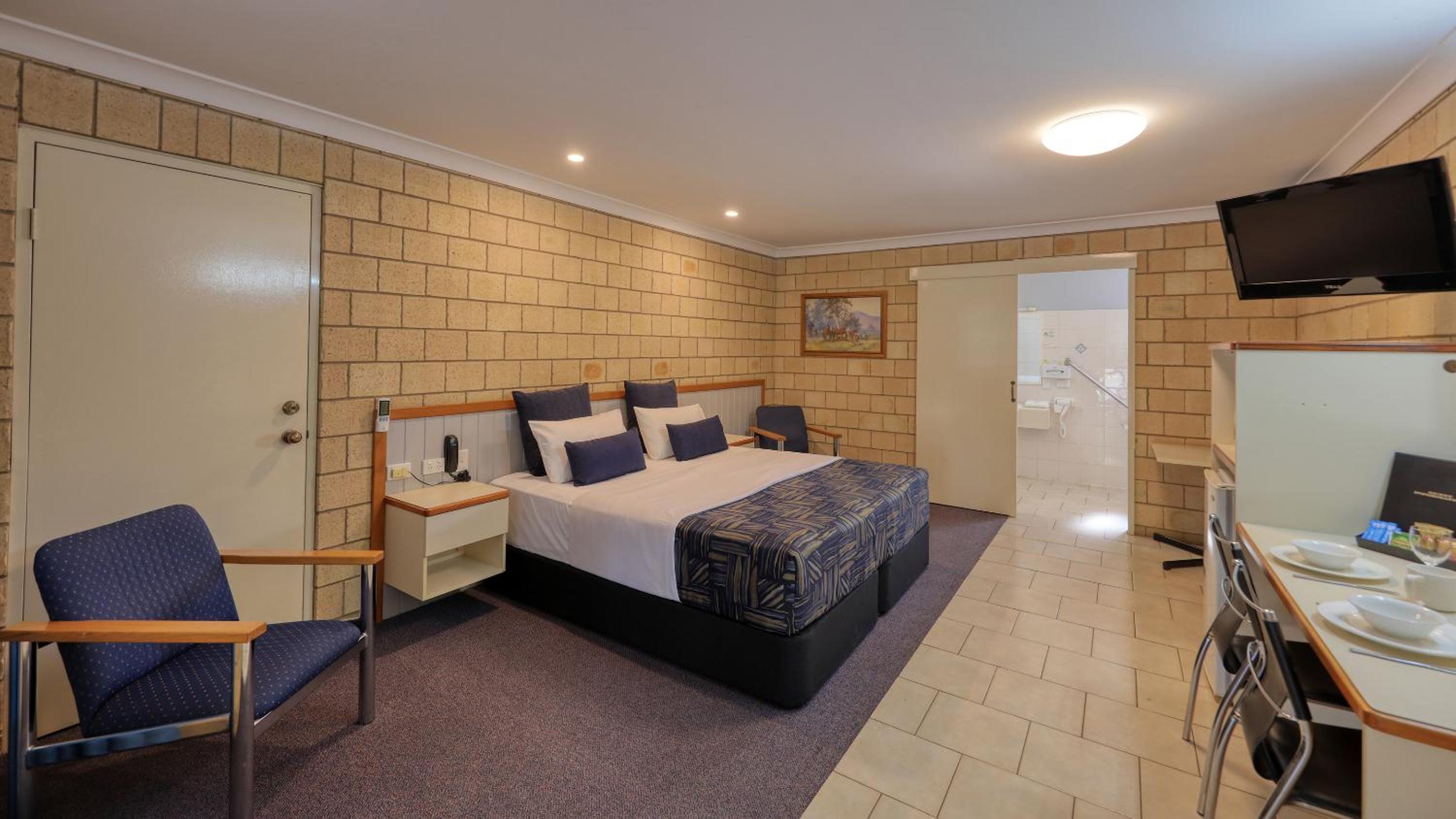 King Room - Disability Access photo 2