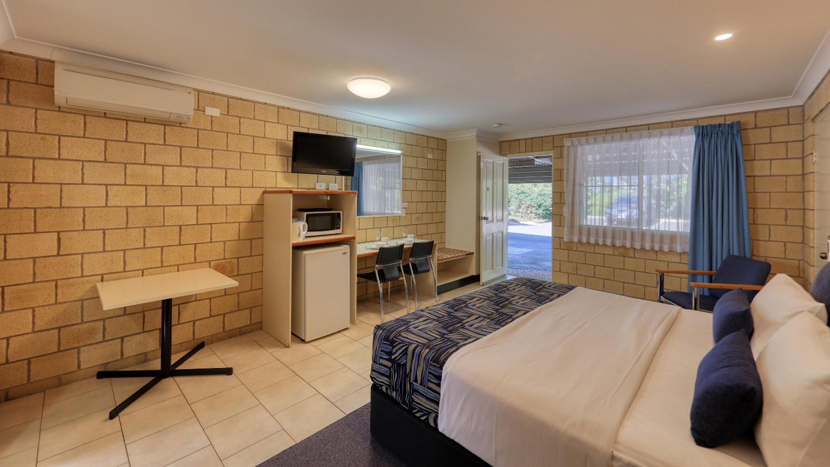 King Room - Disability Access photo 1