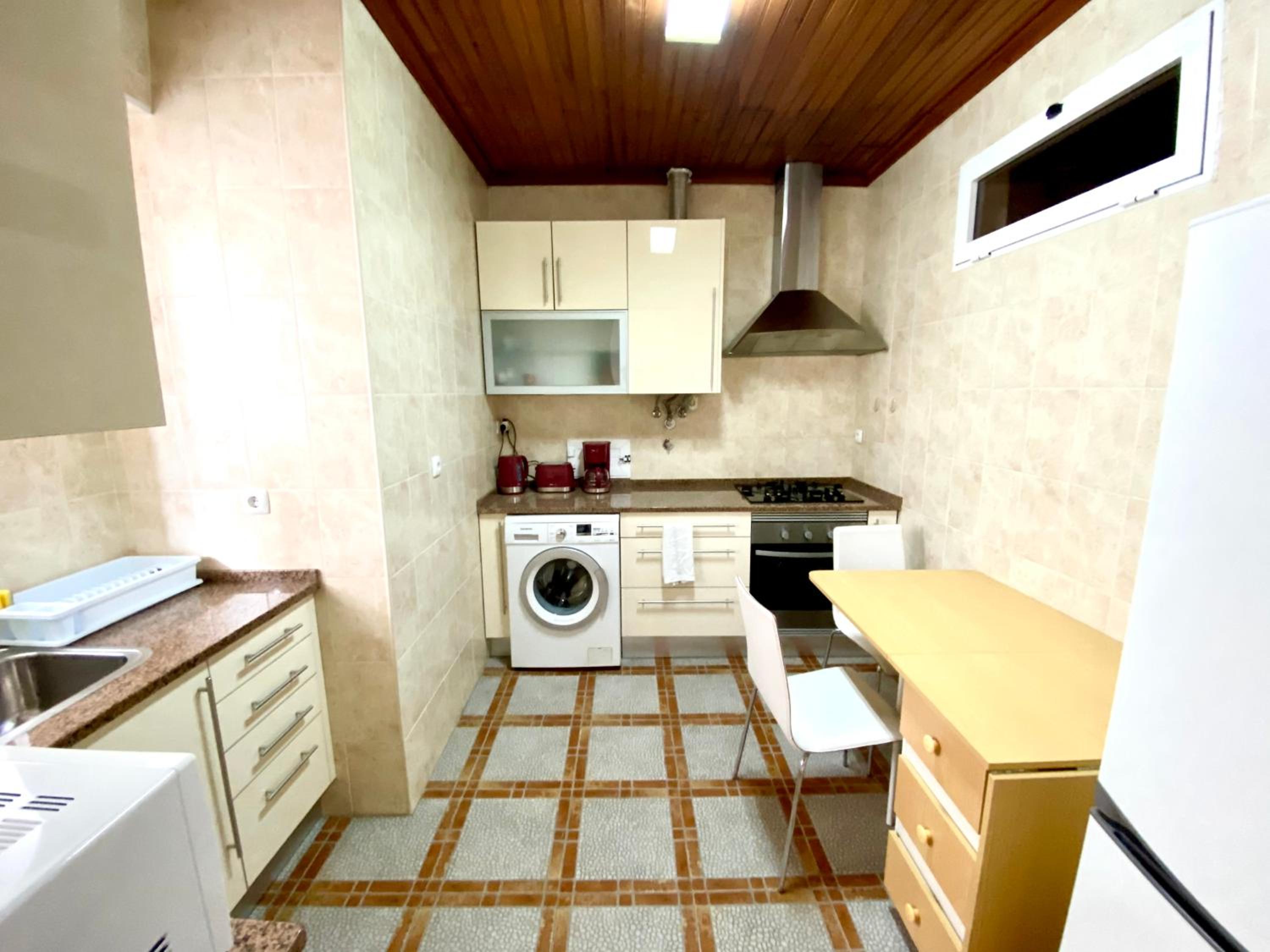 Three-Bedroom Apartment - Photo 4
