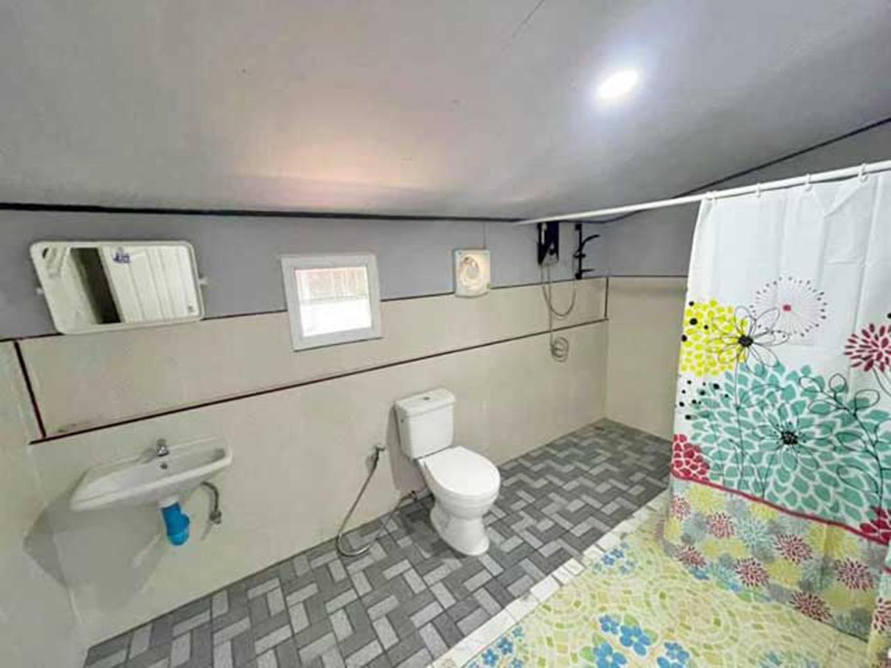 Family Room with Bathroom - Photo 2