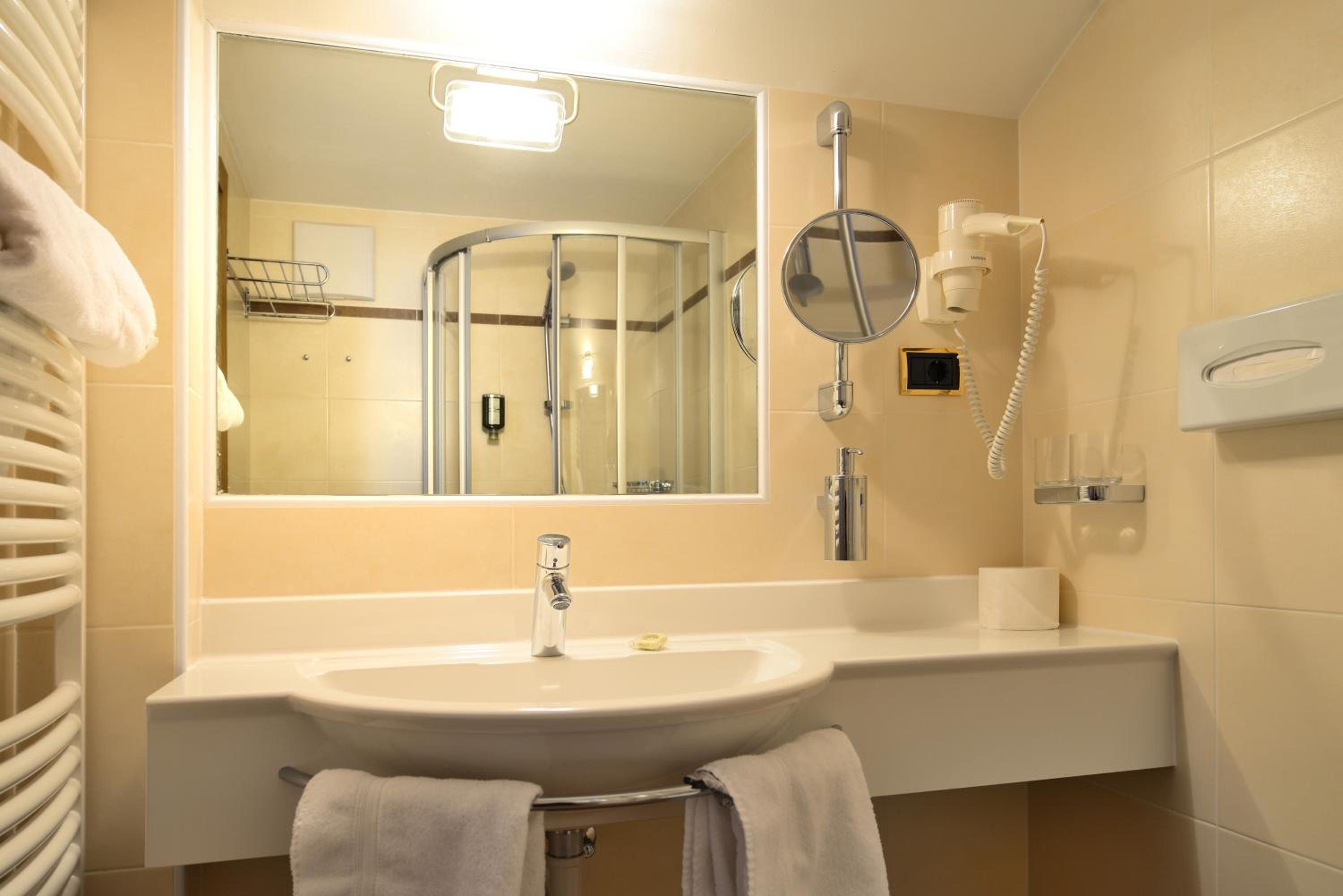 Double Room - Photo 14