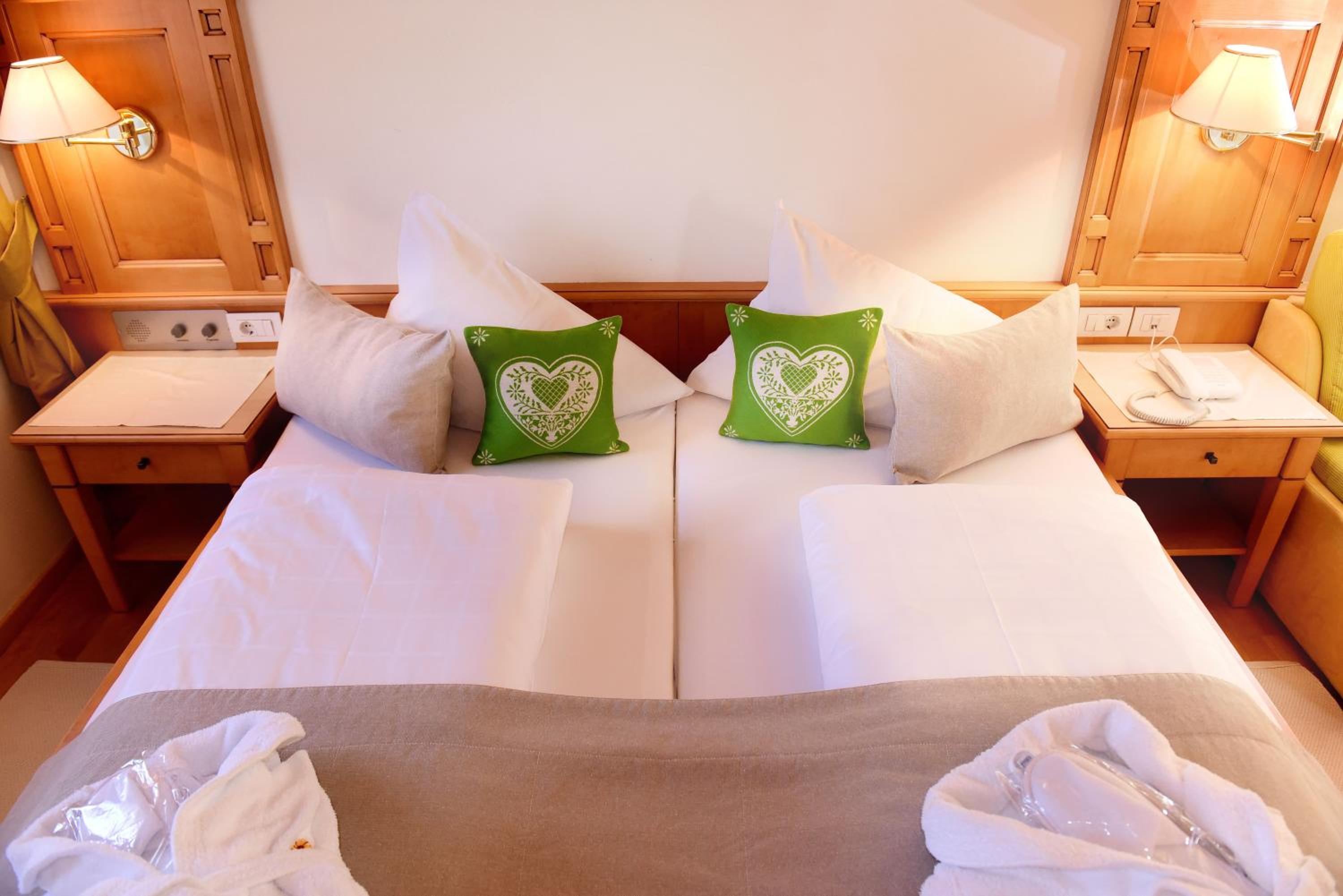 Double Room - Photo 12