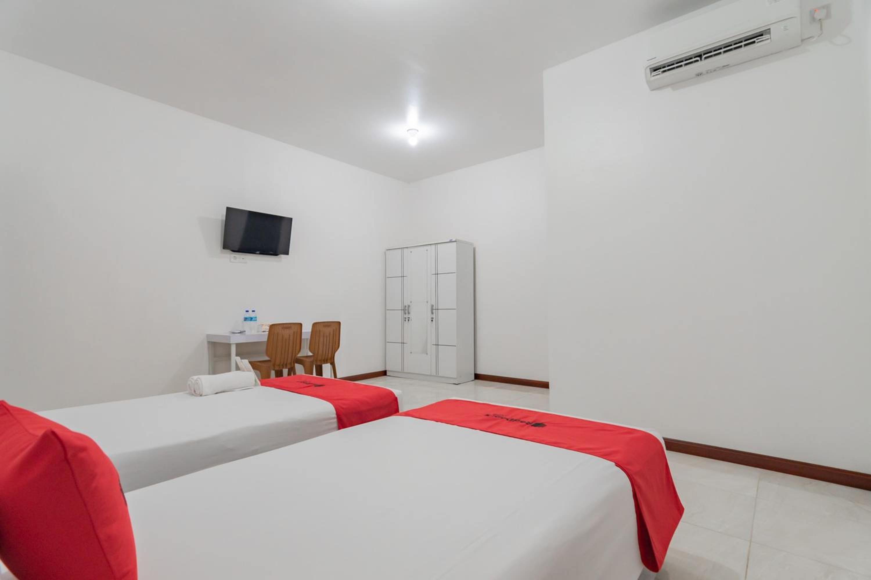 Twin Room - Photo 7