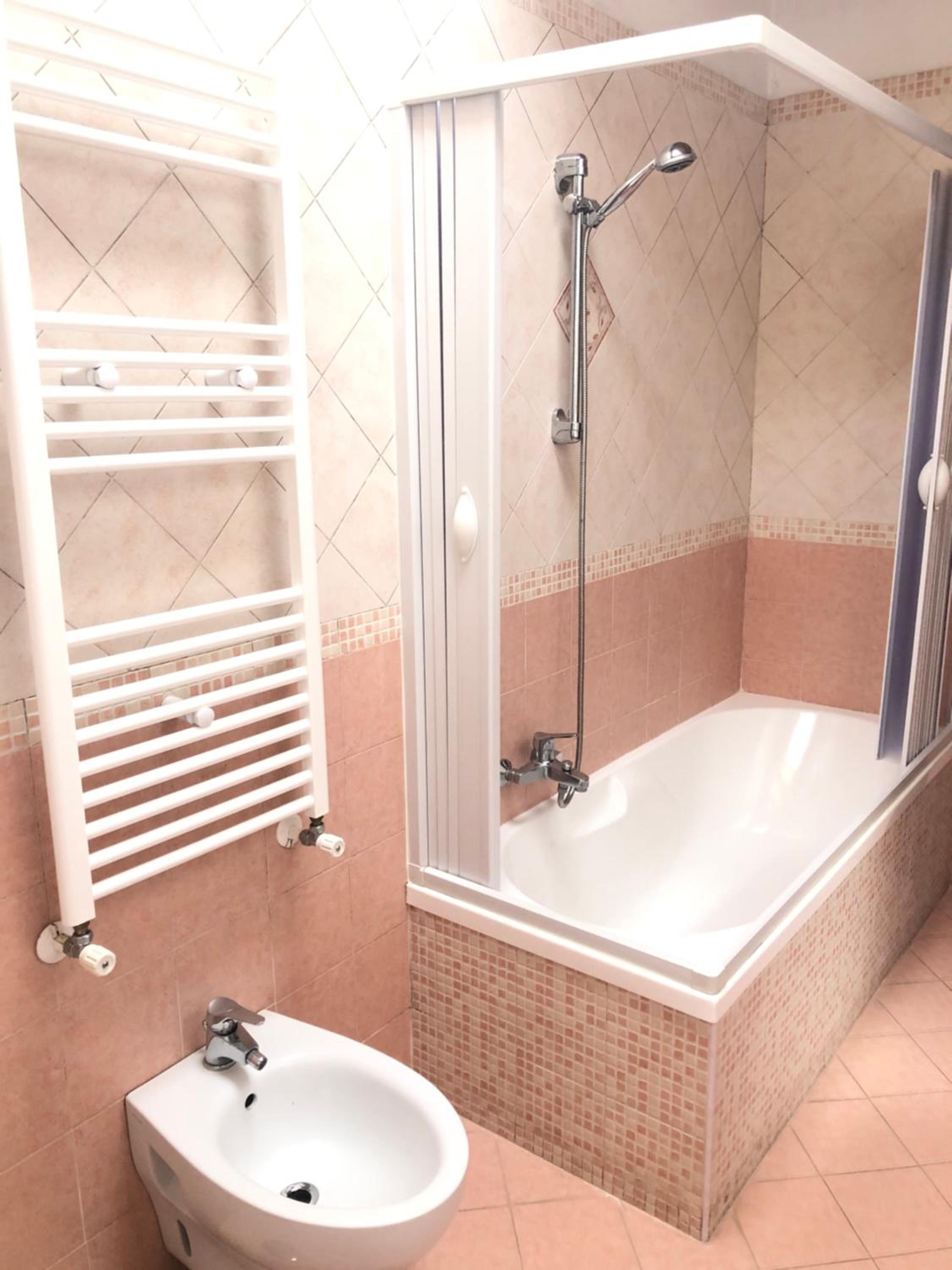 Standard Single Room with Shared Bathroom photo 2