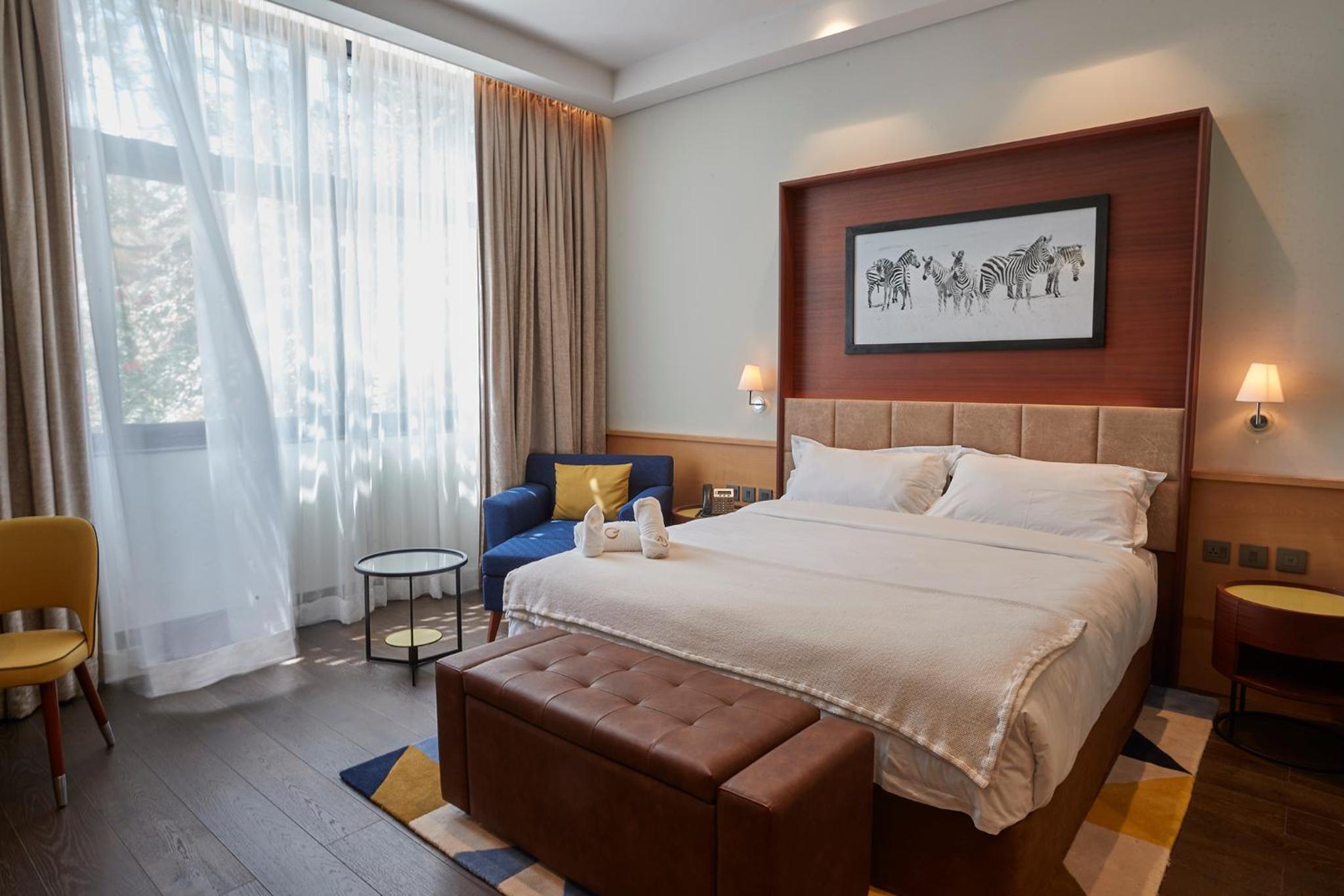 Executive Suite - Photo 1