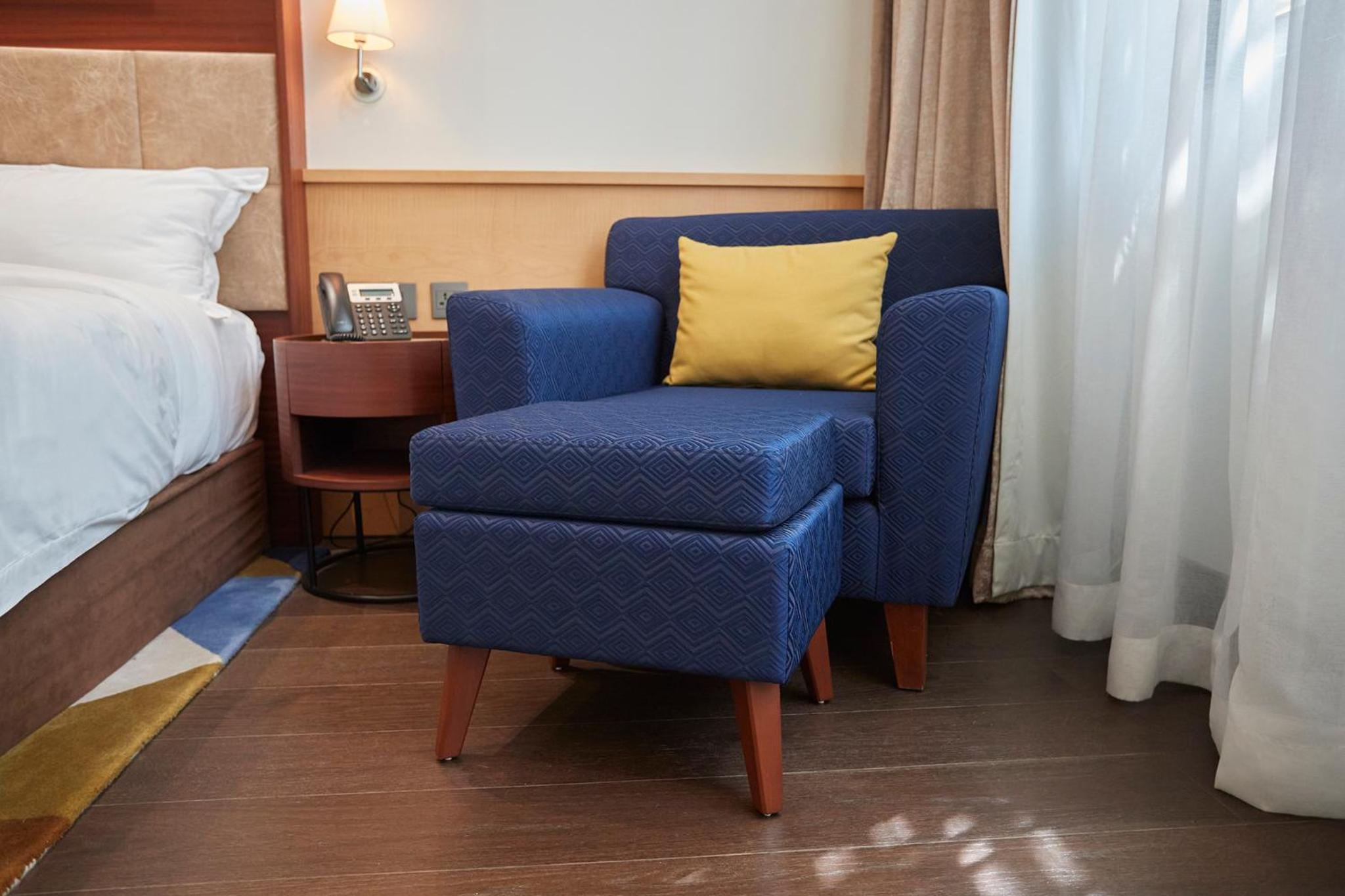 Deluxe Suite - Photo 13