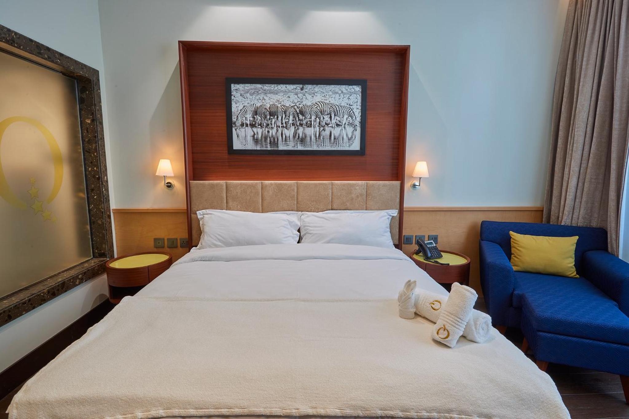 Deluxe Suite - Photo 7