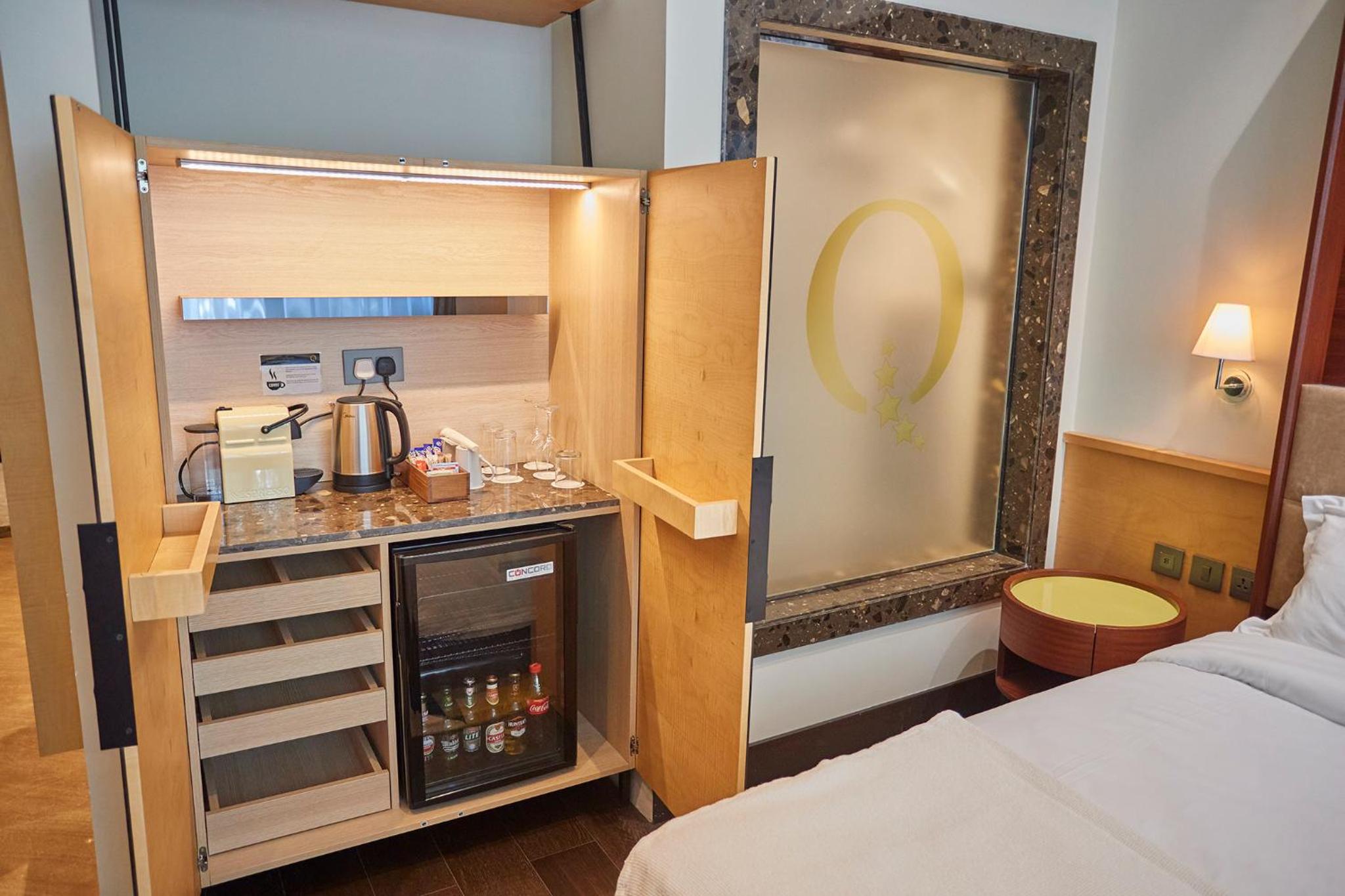 Deluxe Suite - Photo 9