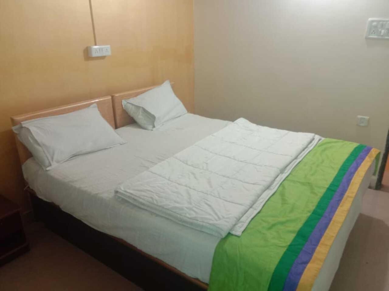 Deluxe Double Room - Photo 10