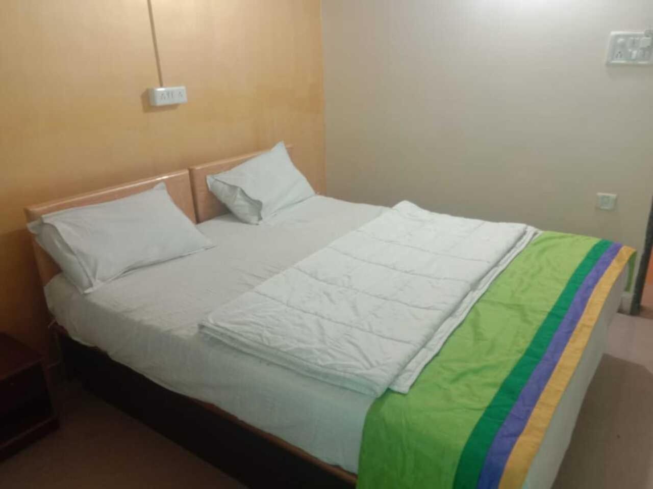 Deluxe Double Room - Photo 9
