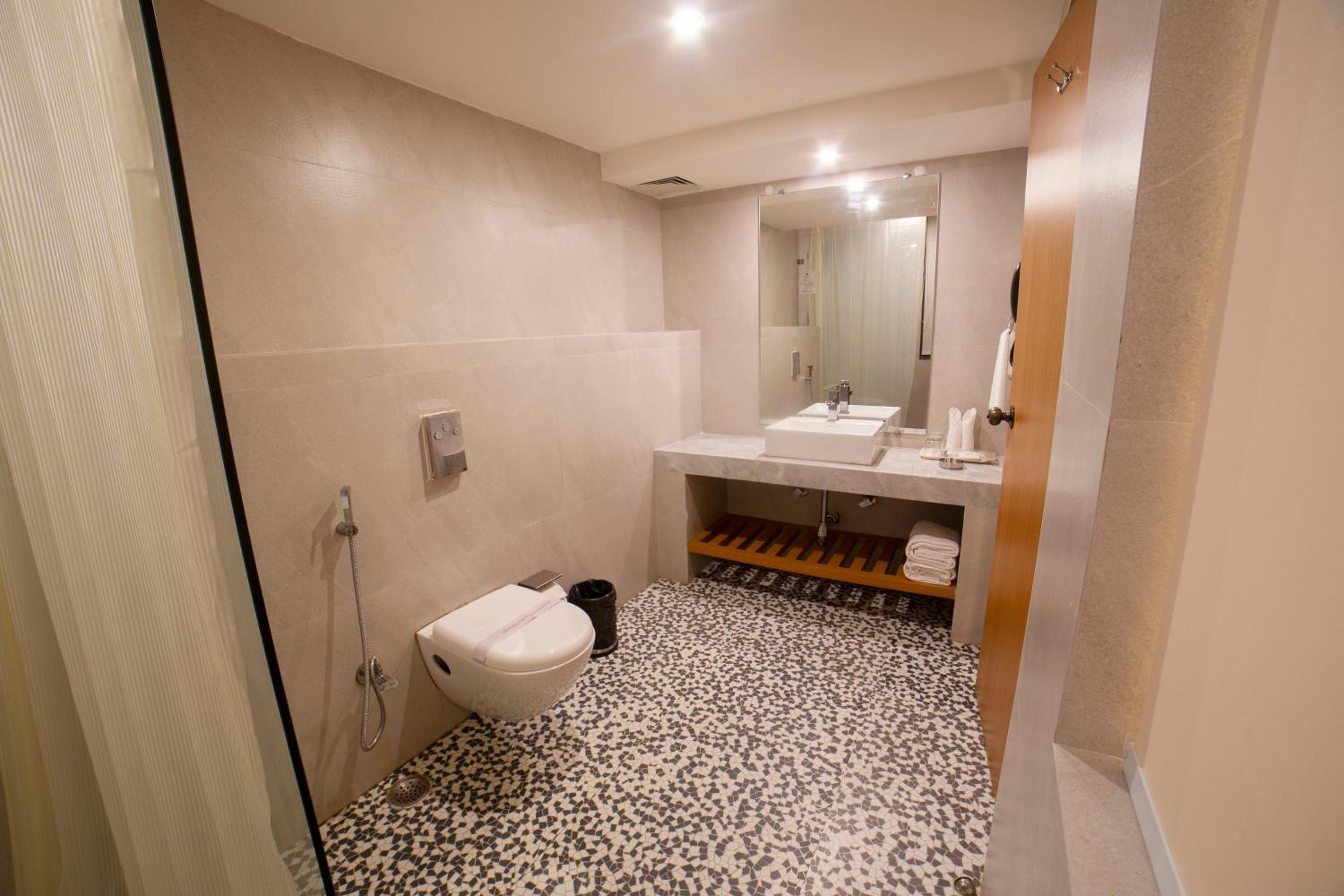 Maharaja Suites with Living Room & Balcony Sit-out - Photo 7
