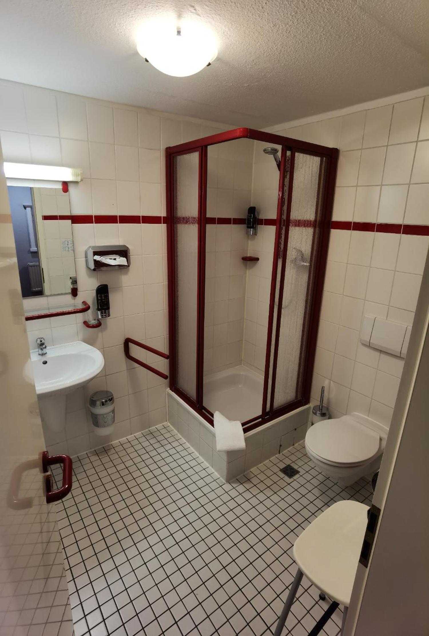 Single Room photo 2