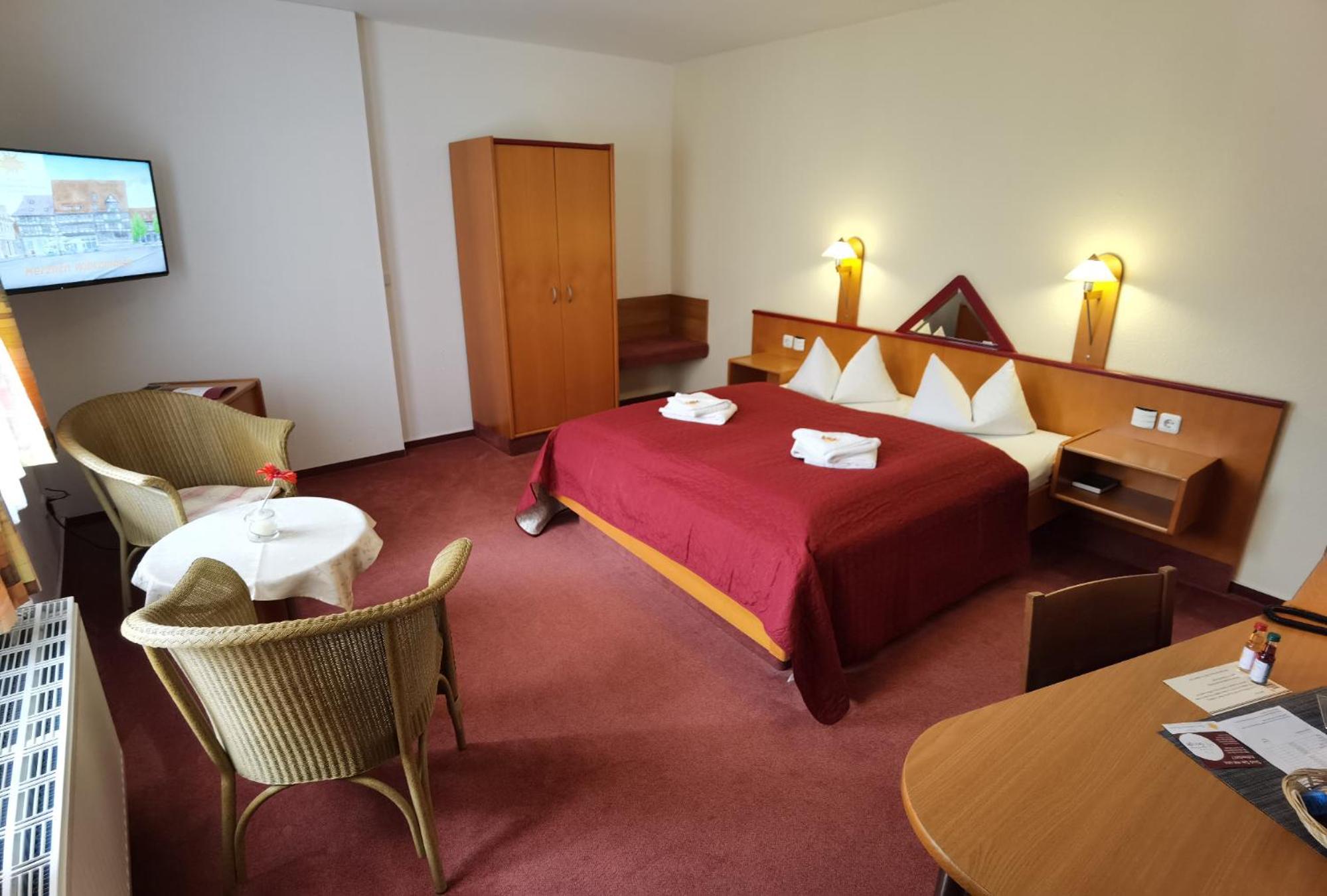 Double Room - Photo 7