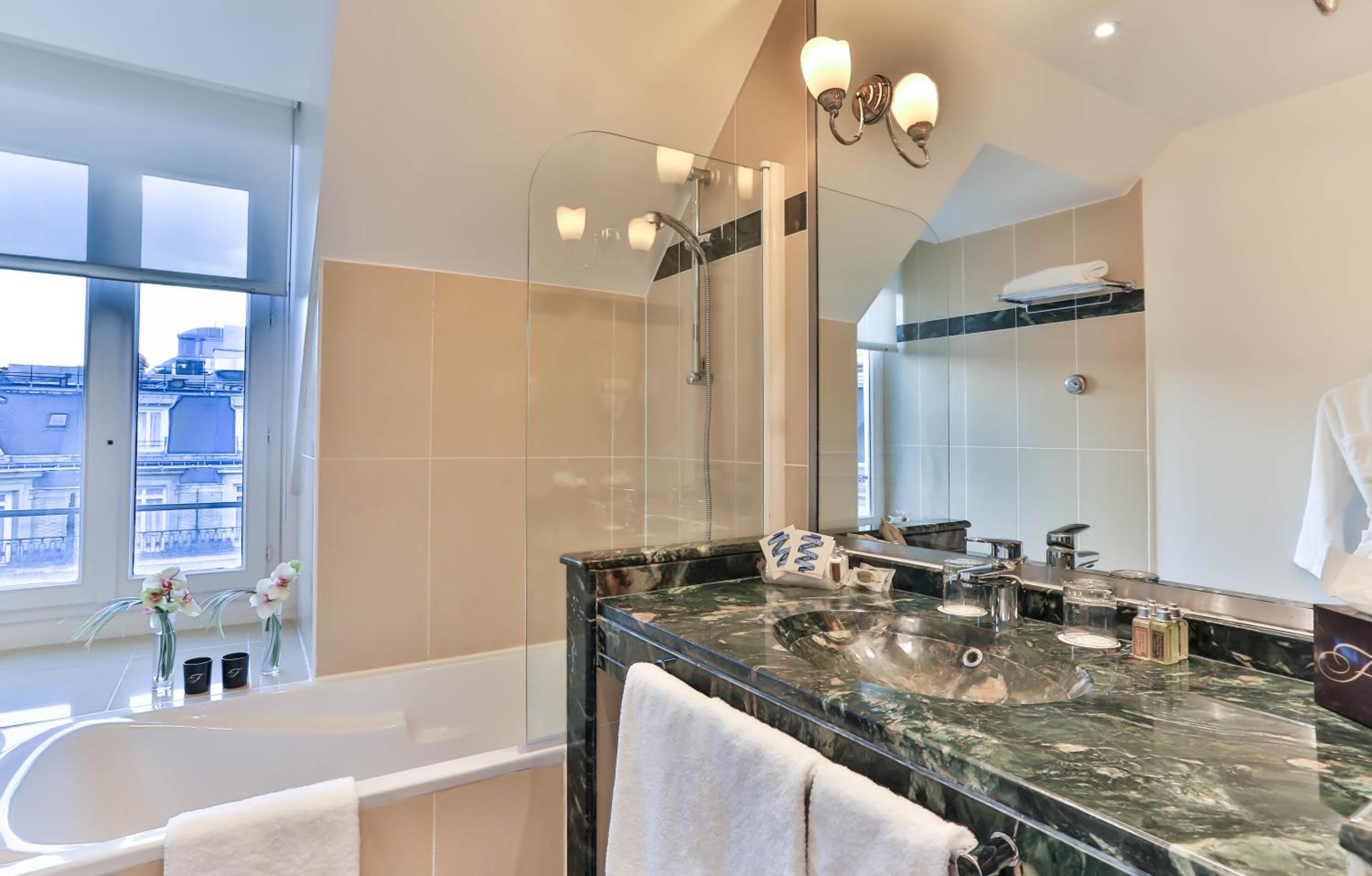 One Bedroom Deluxe Suite with Patio View
