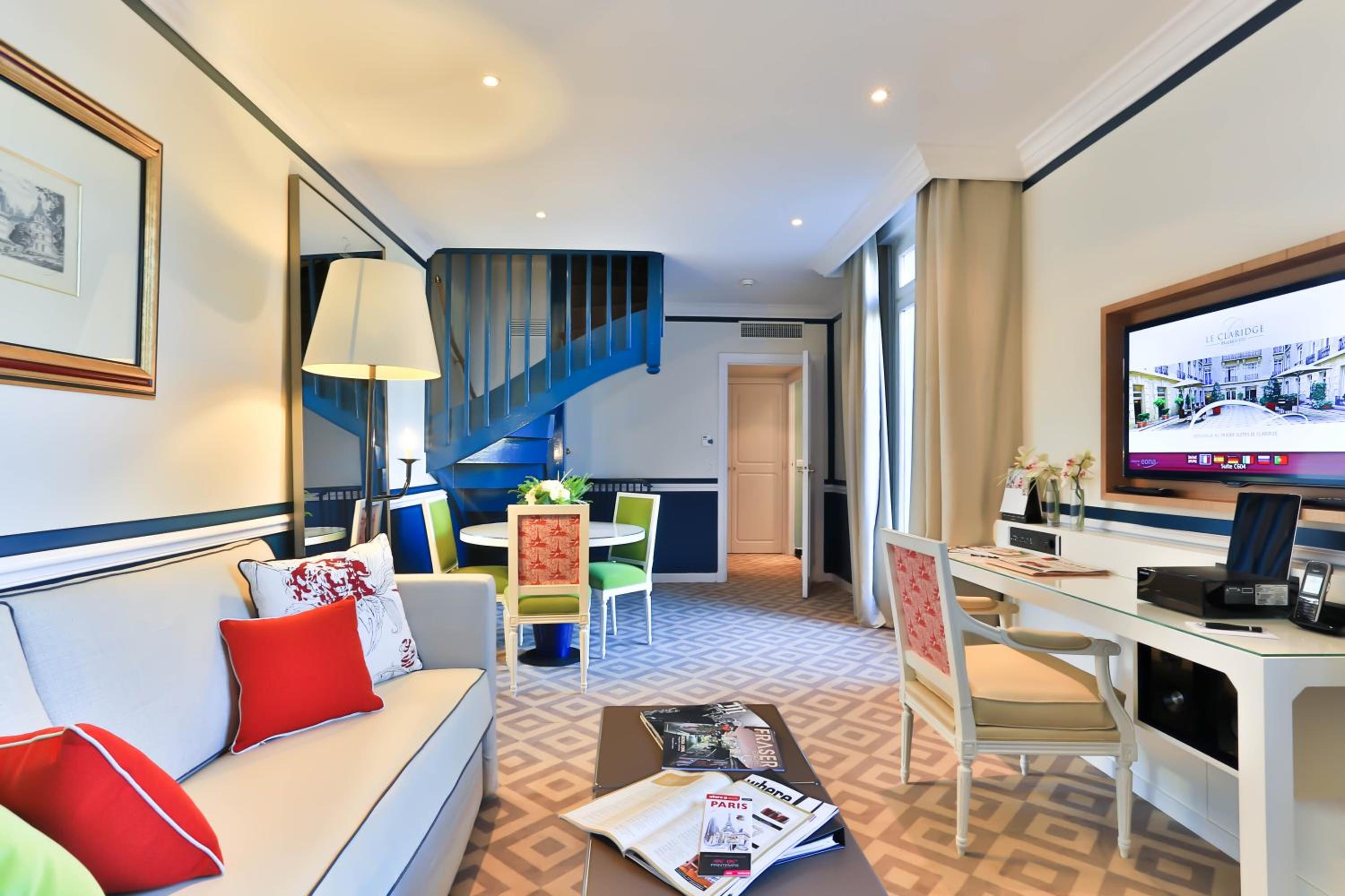 One Bedroom Deluxe Suite with Patio View